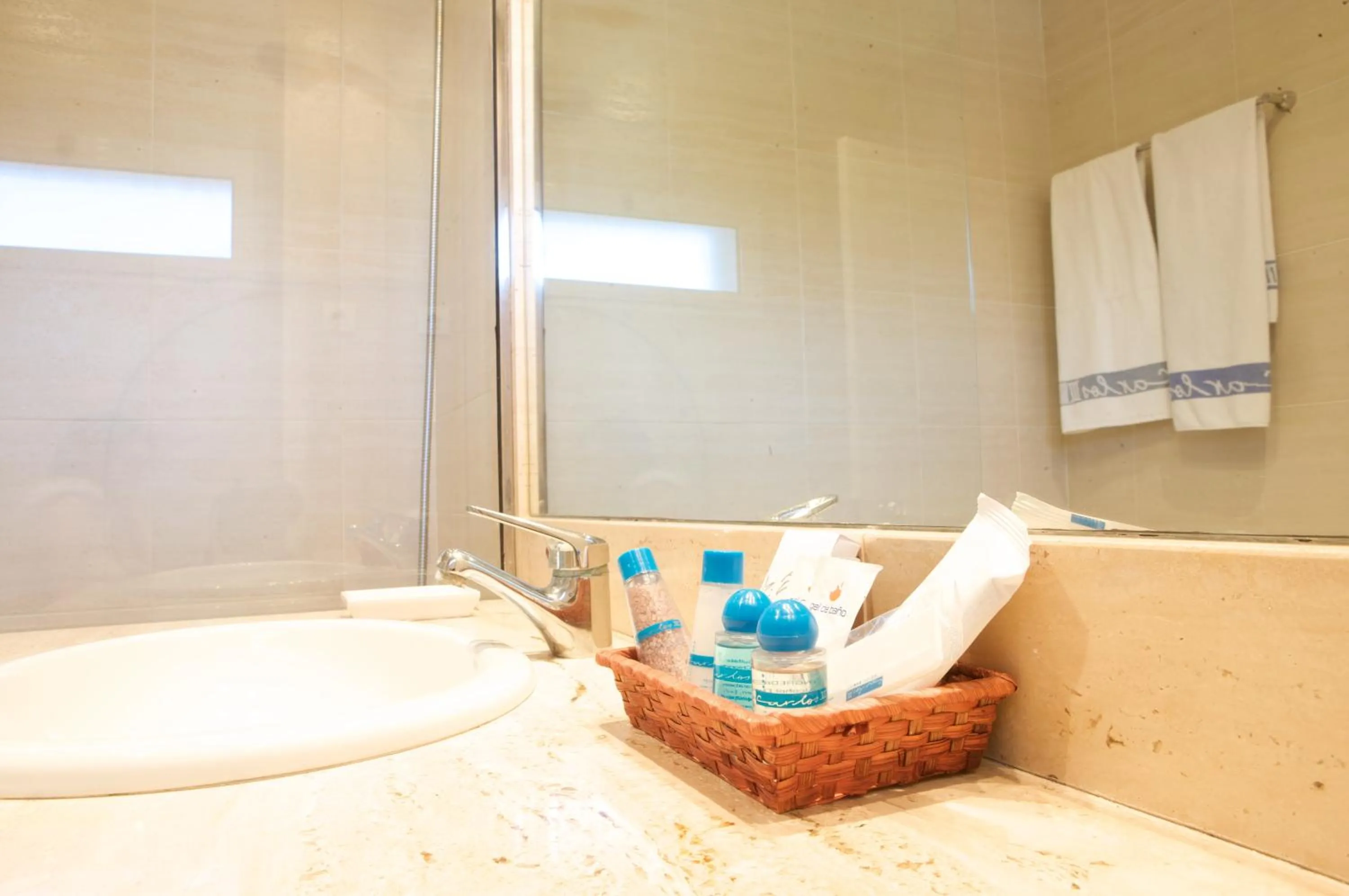 Bathroom in Carlos III