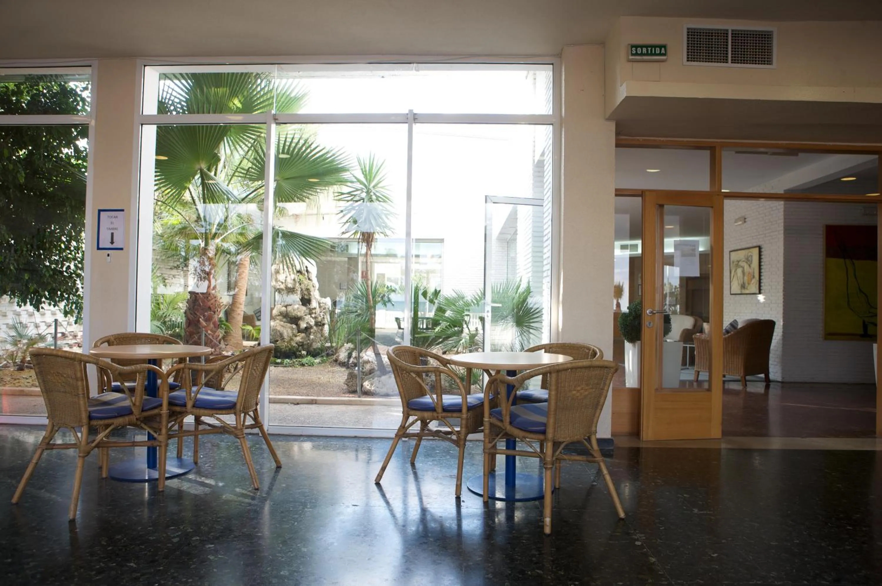 Lounge or bar in Carlos III