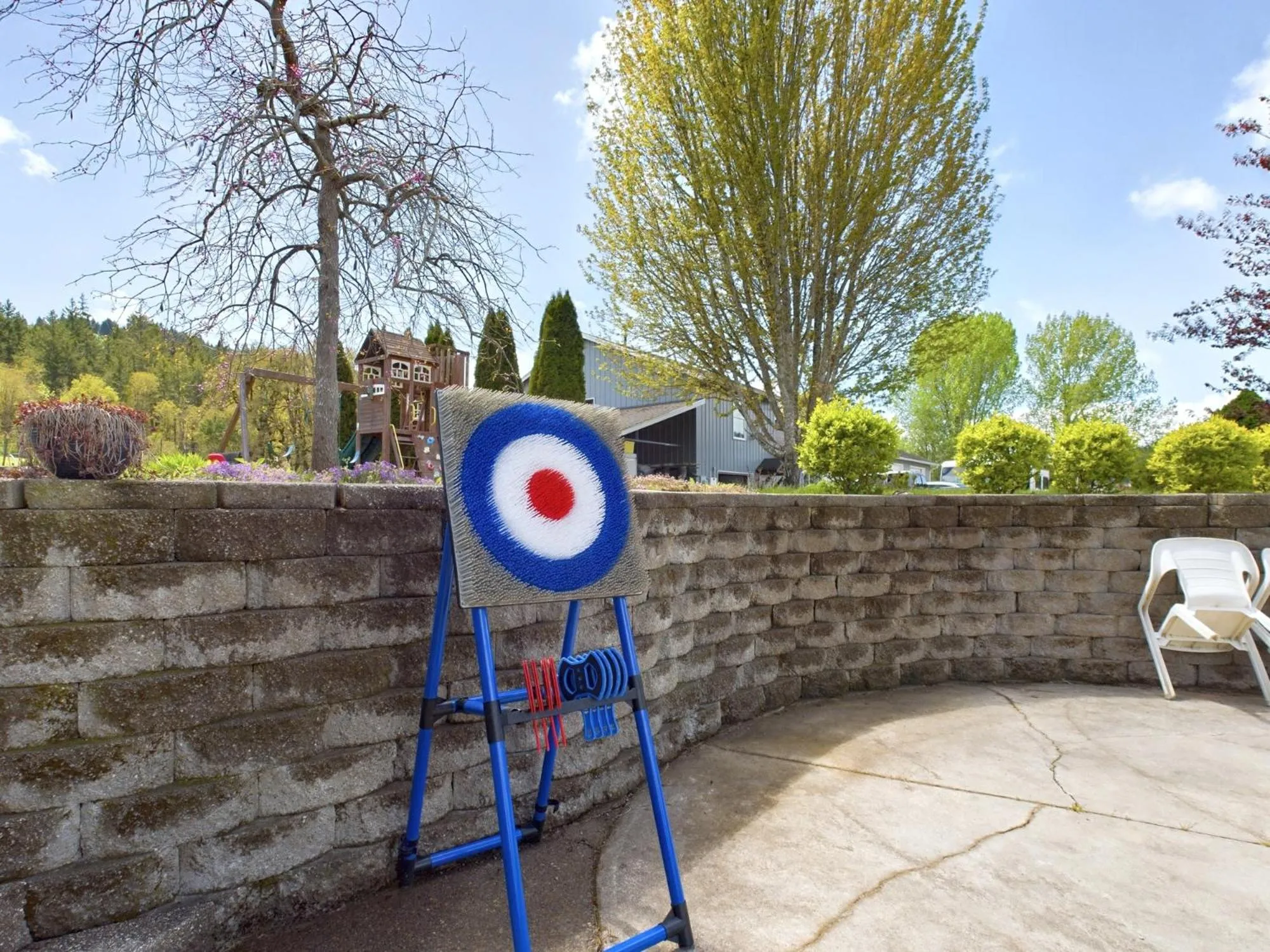 Entertainment in Beautiful Country Apartment, AC, Pickleball, Billiards, Playground, Gardens