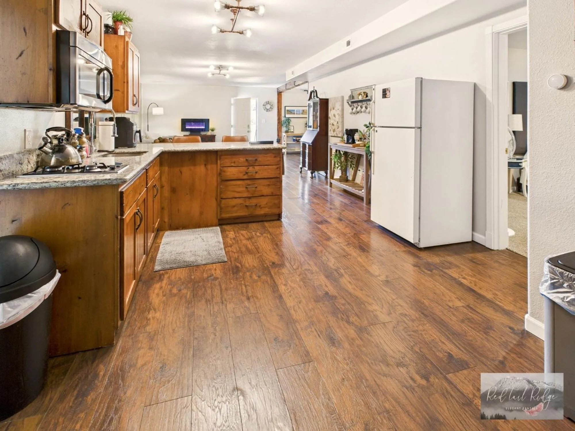 kitchen in Beautiful Country Apartment, AC, Pickleball, Billiards, Playground, Gardens