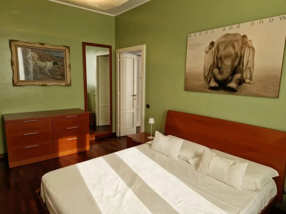 Cozy flat mins walk to Navigli and metro Porta Genova