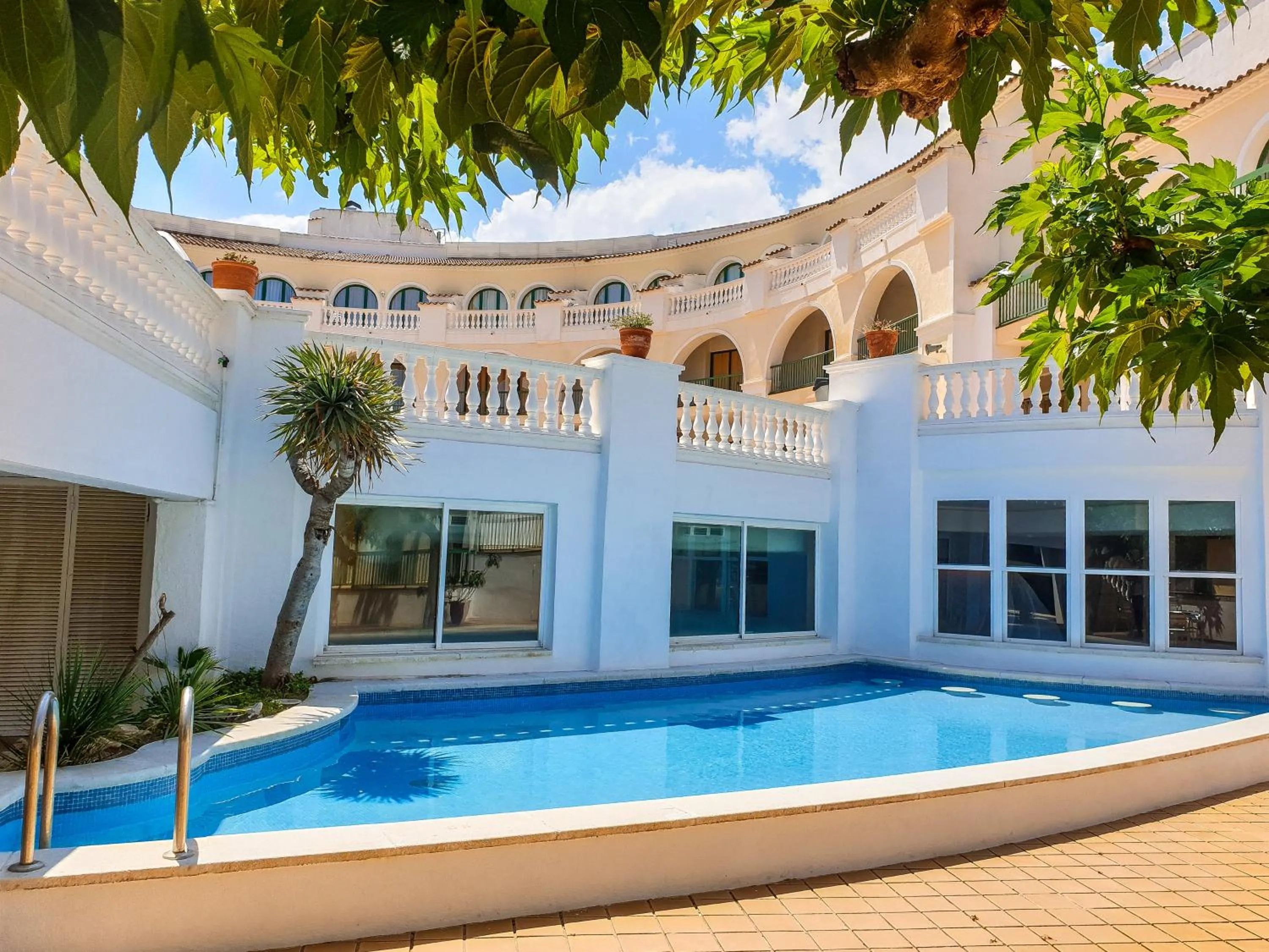 Swimming pool in Hotel Pino Alto by ALEGRIA