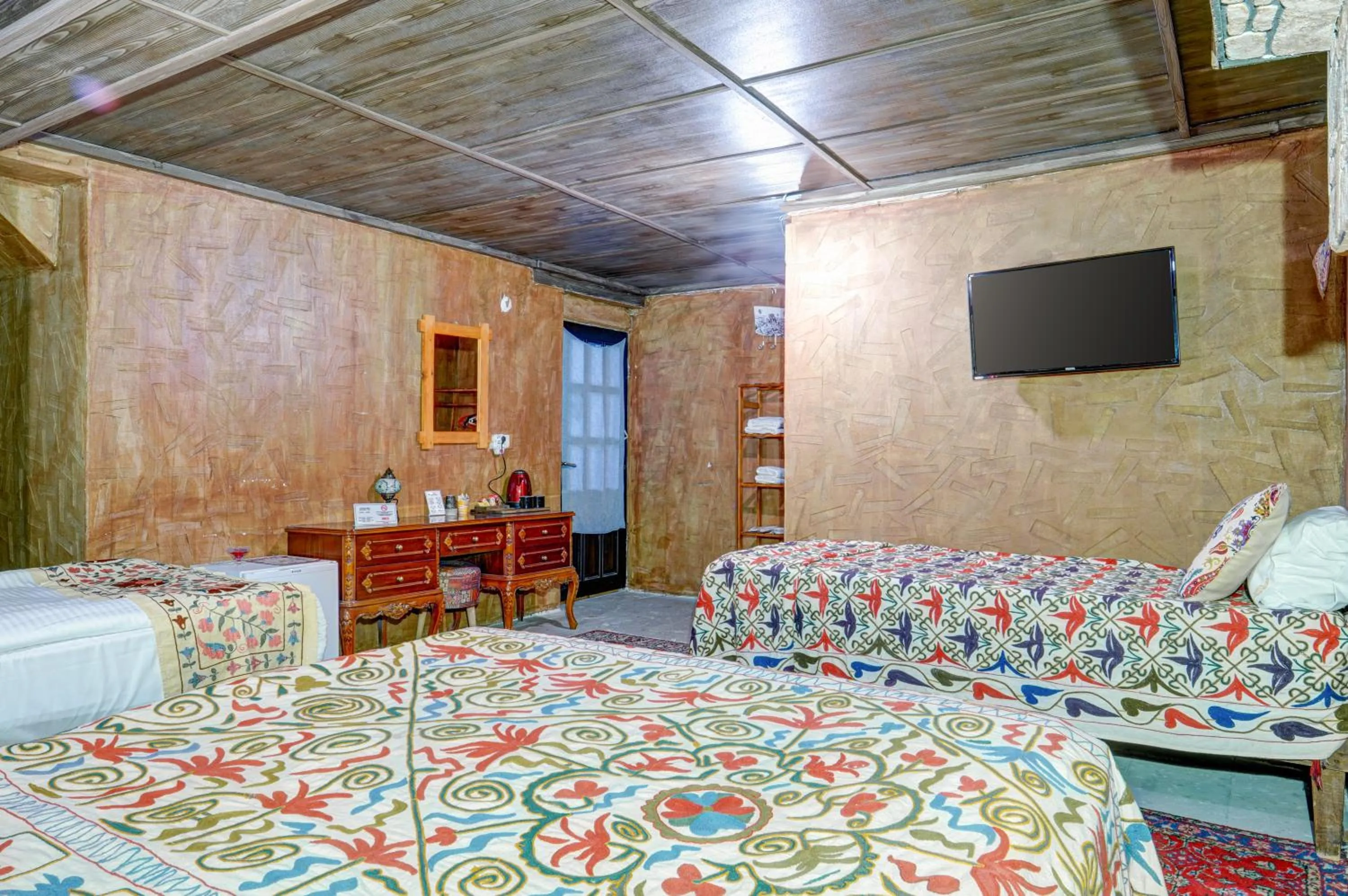 Bedroom, Bed in Atax Cave House