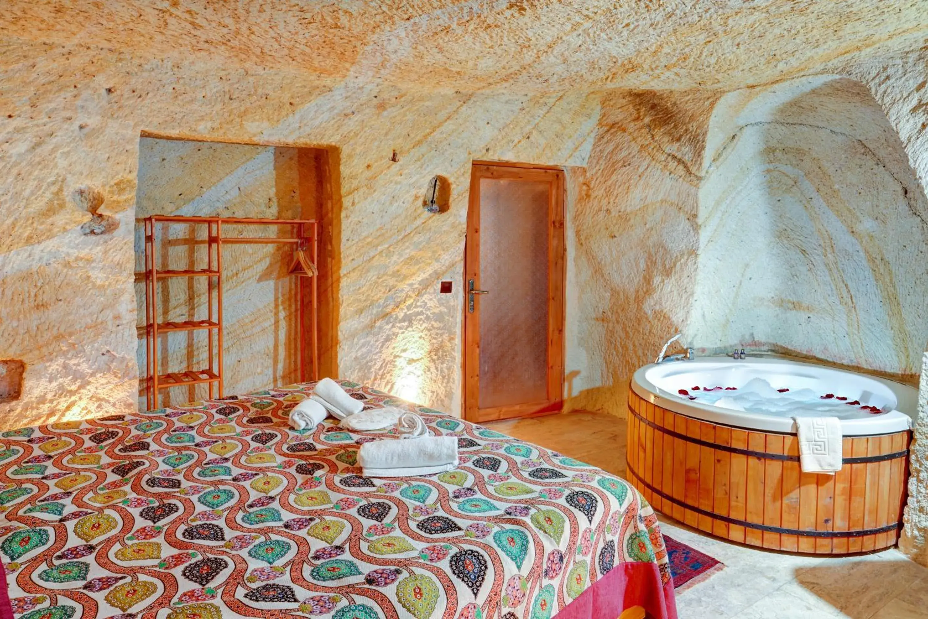 Deluxe King Room in Atax Cave House Deluxe King Room in Atax Cave House