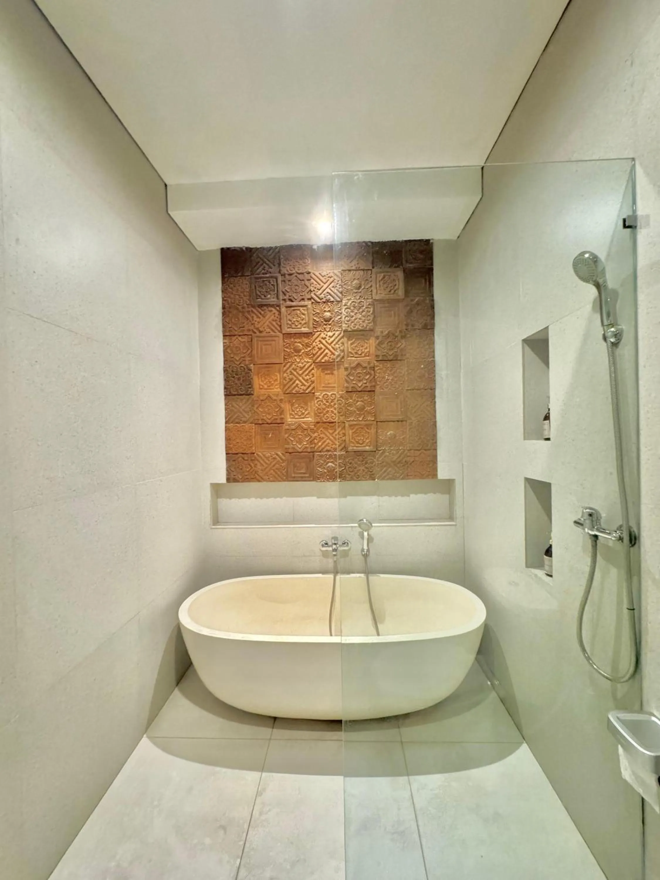 Bath in The Hita Apartement