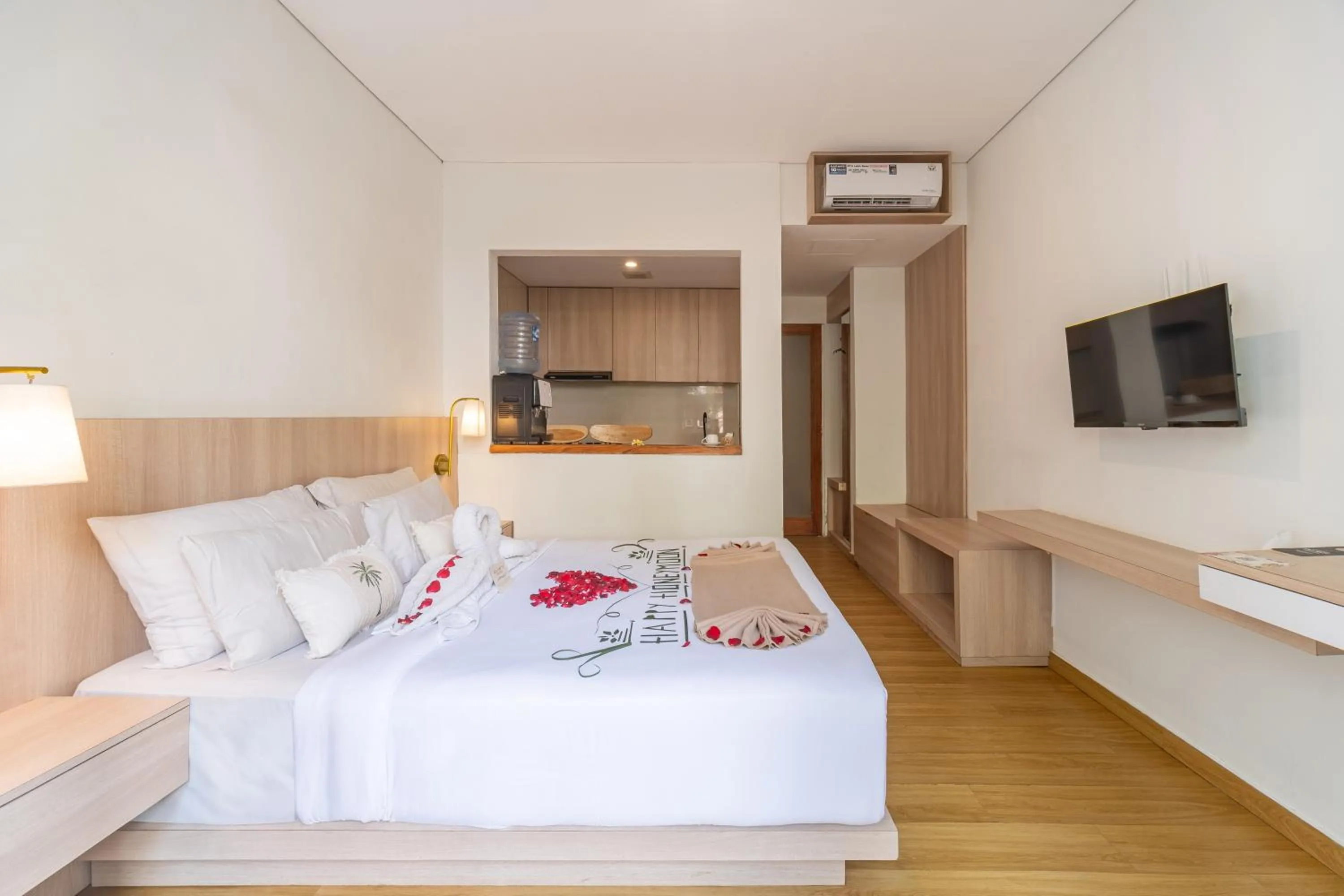 Bedroom, Bed in The Hita Apartement