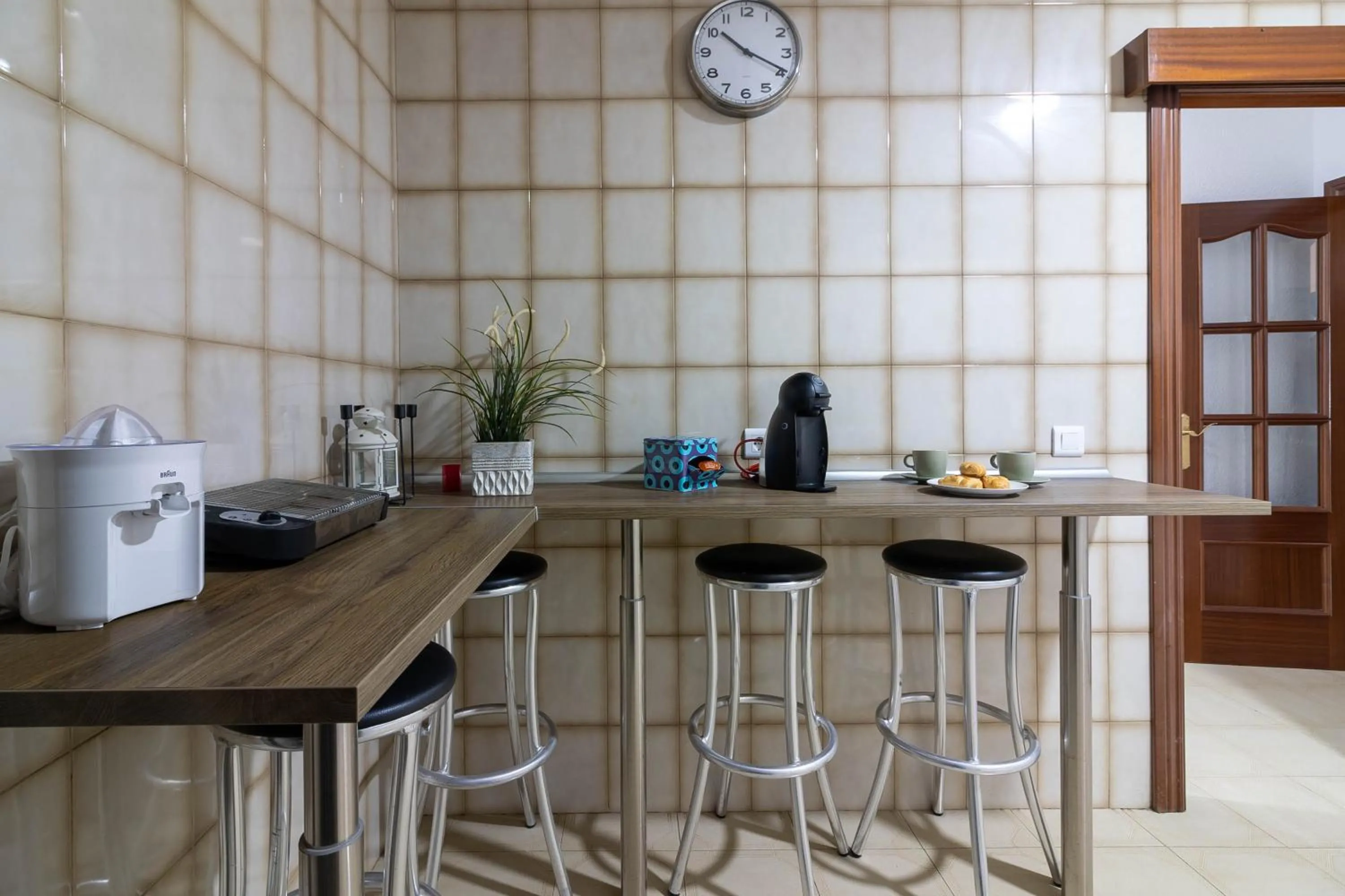 Dining area in Reding 5 FreshApartments