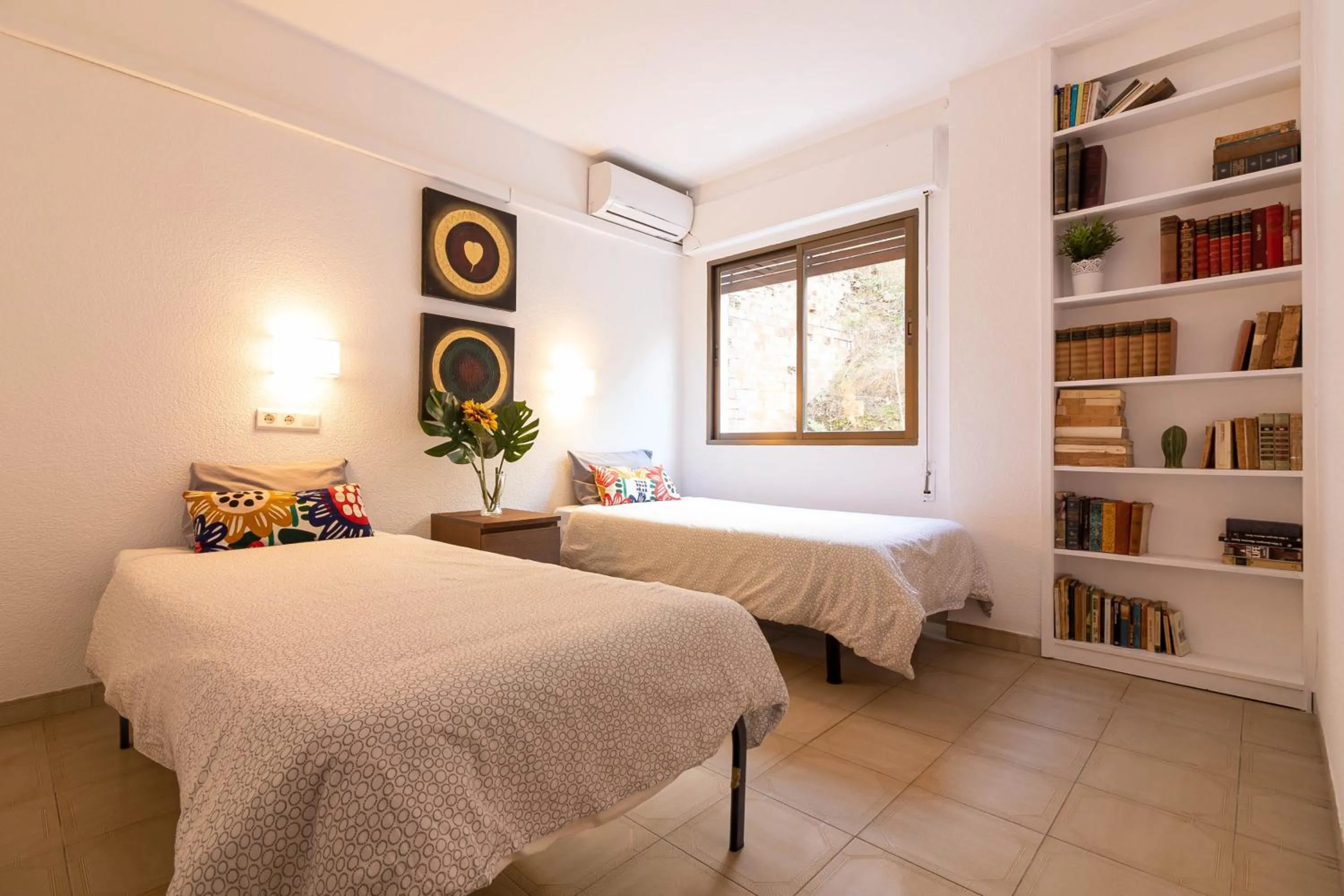 Bedroom, Bed in Reding 5 FreshApartments