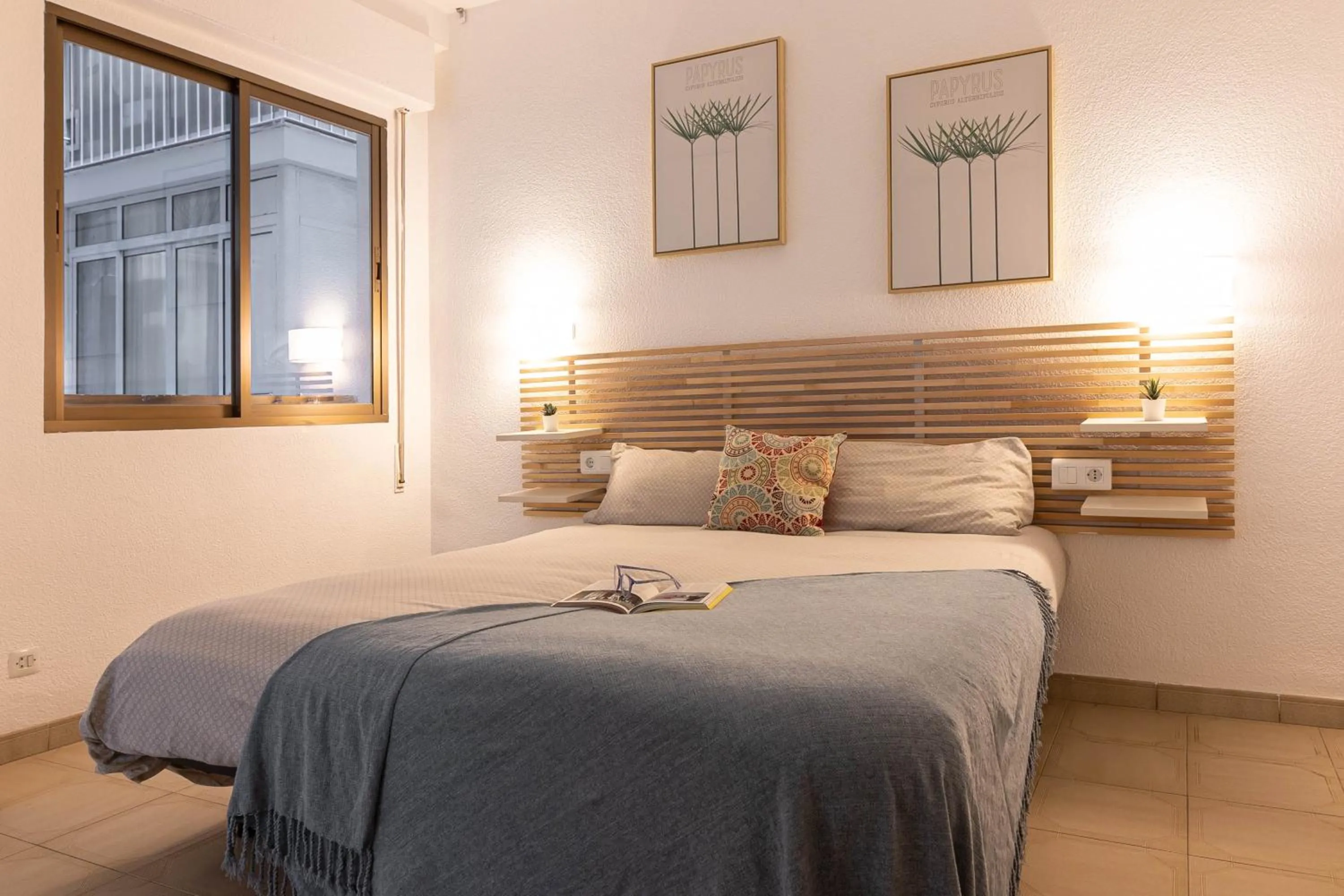 Bedroom, Bed in Reding 5 FreshApartments
