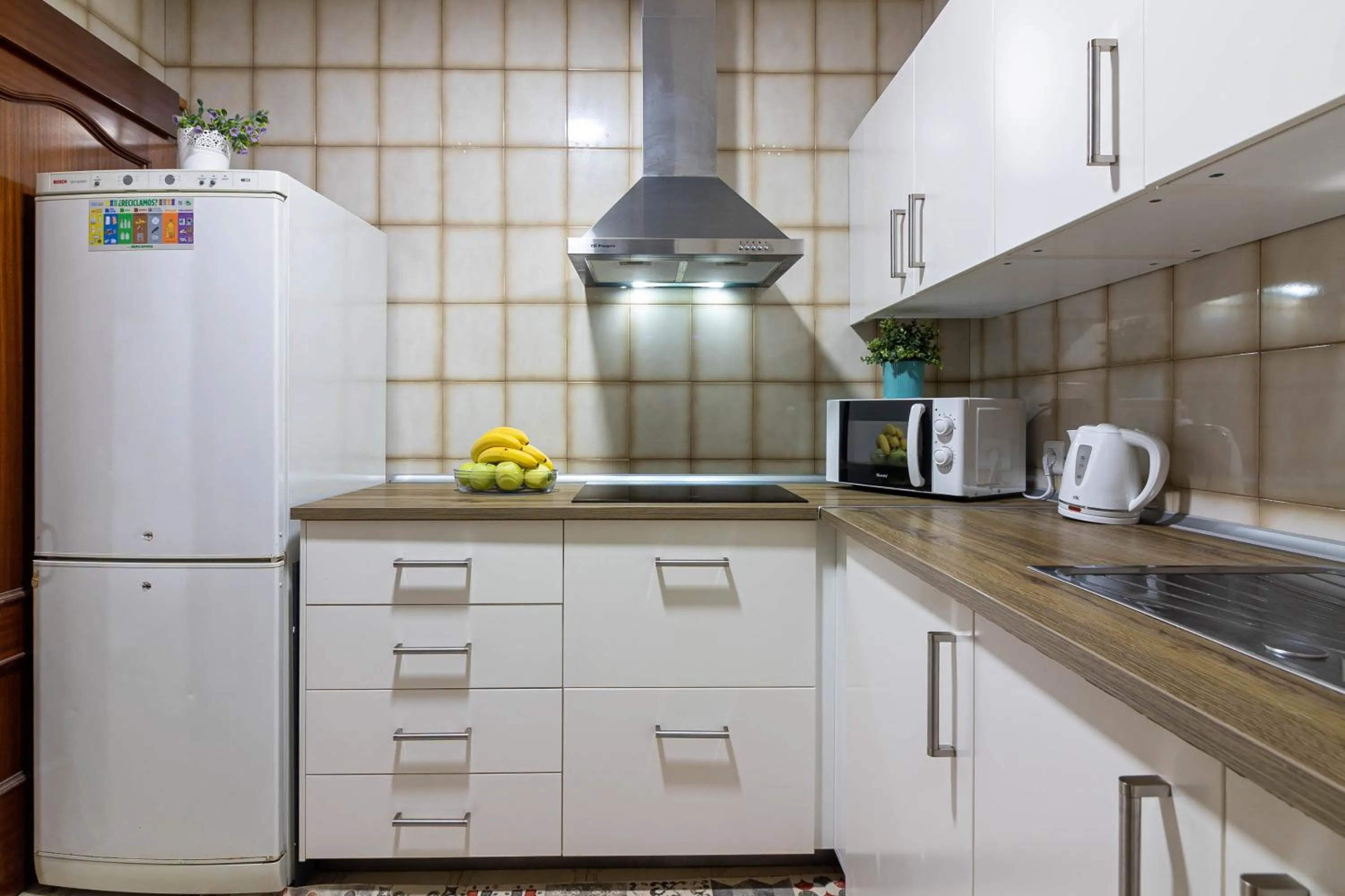 Kitchen or kitchenette in Reding 5 FreshApartments