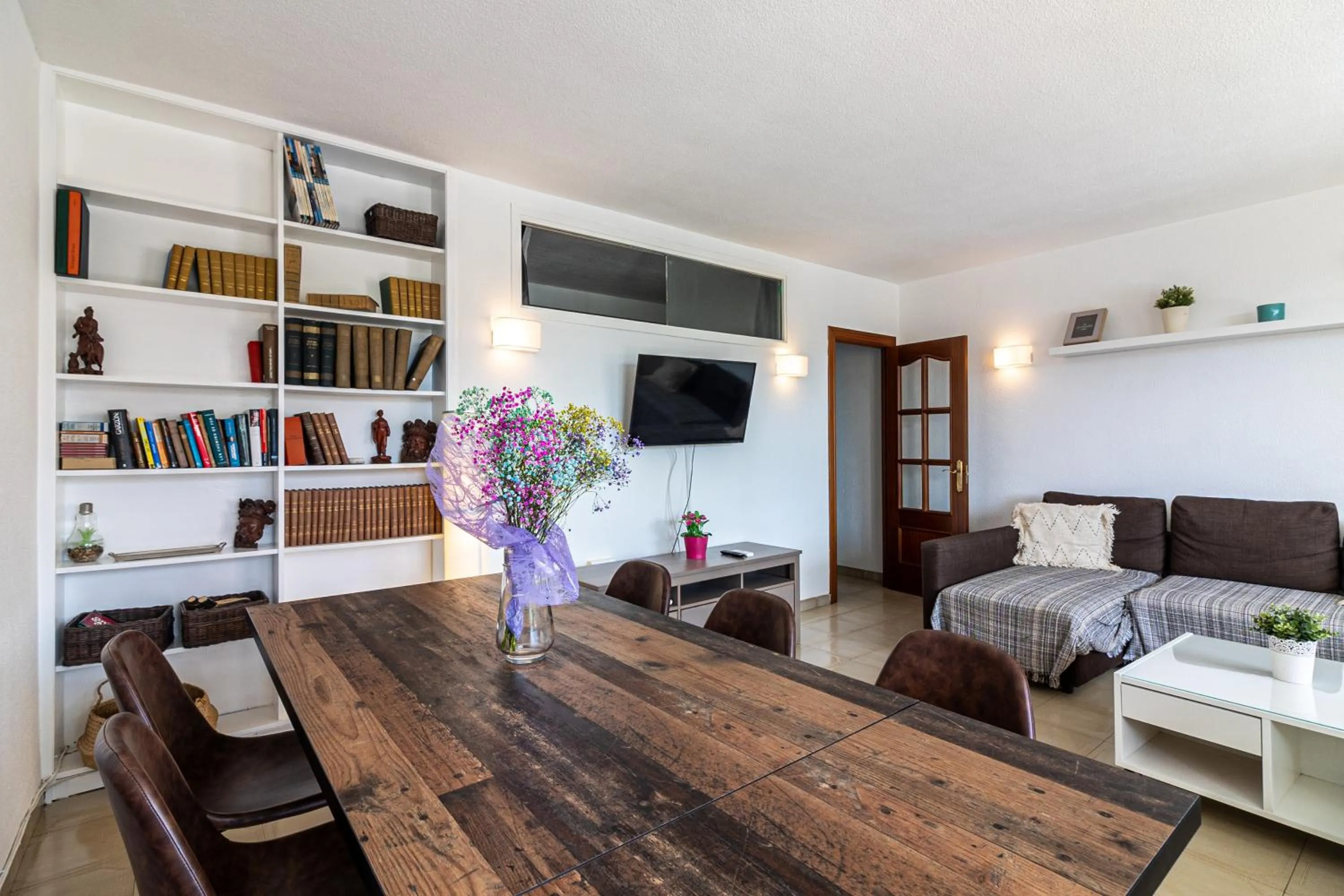 Living room, Bed in Reding 5 FreshApartments