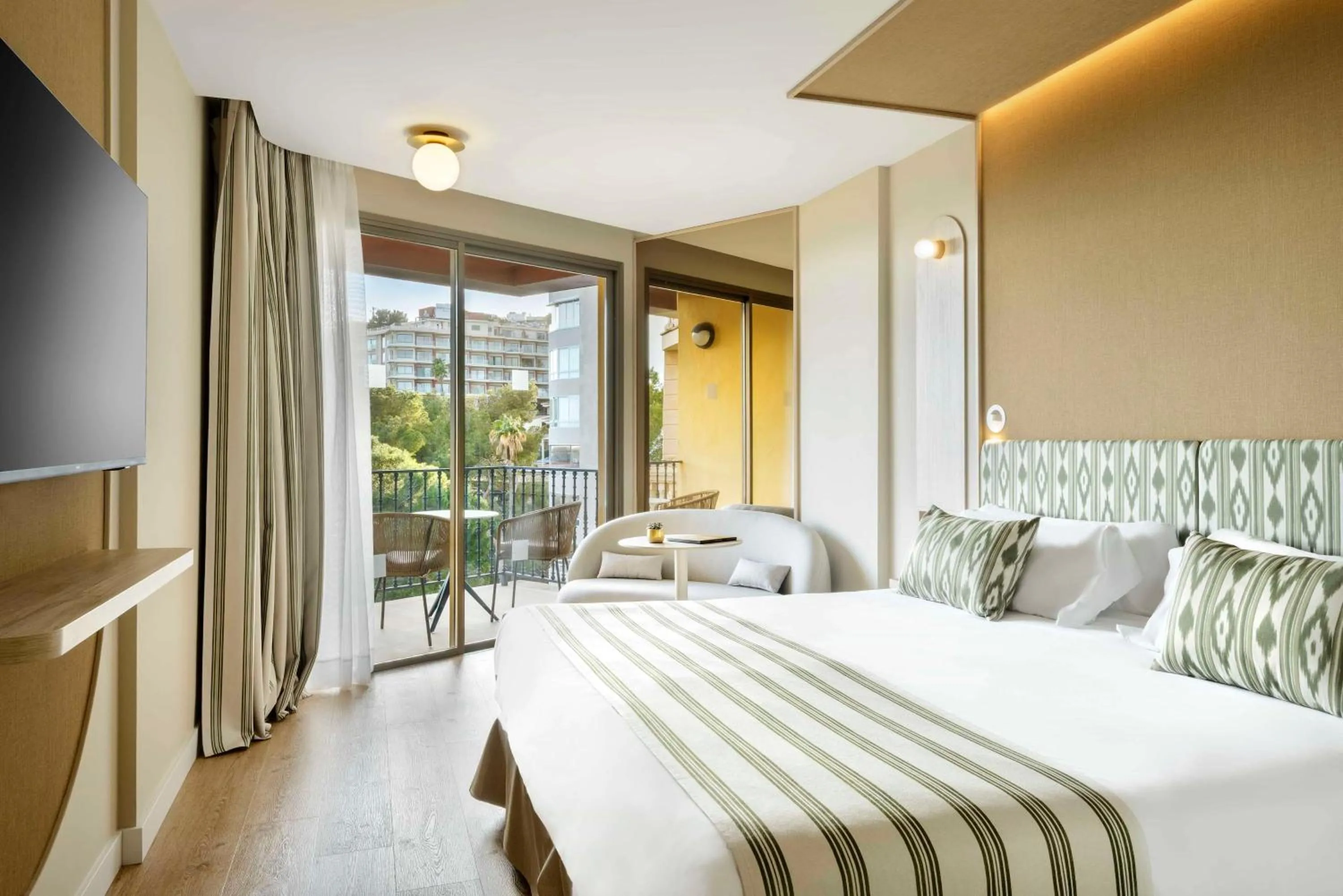 Bedroom, Bed in Barceló Illetas Albatros - Adults Only