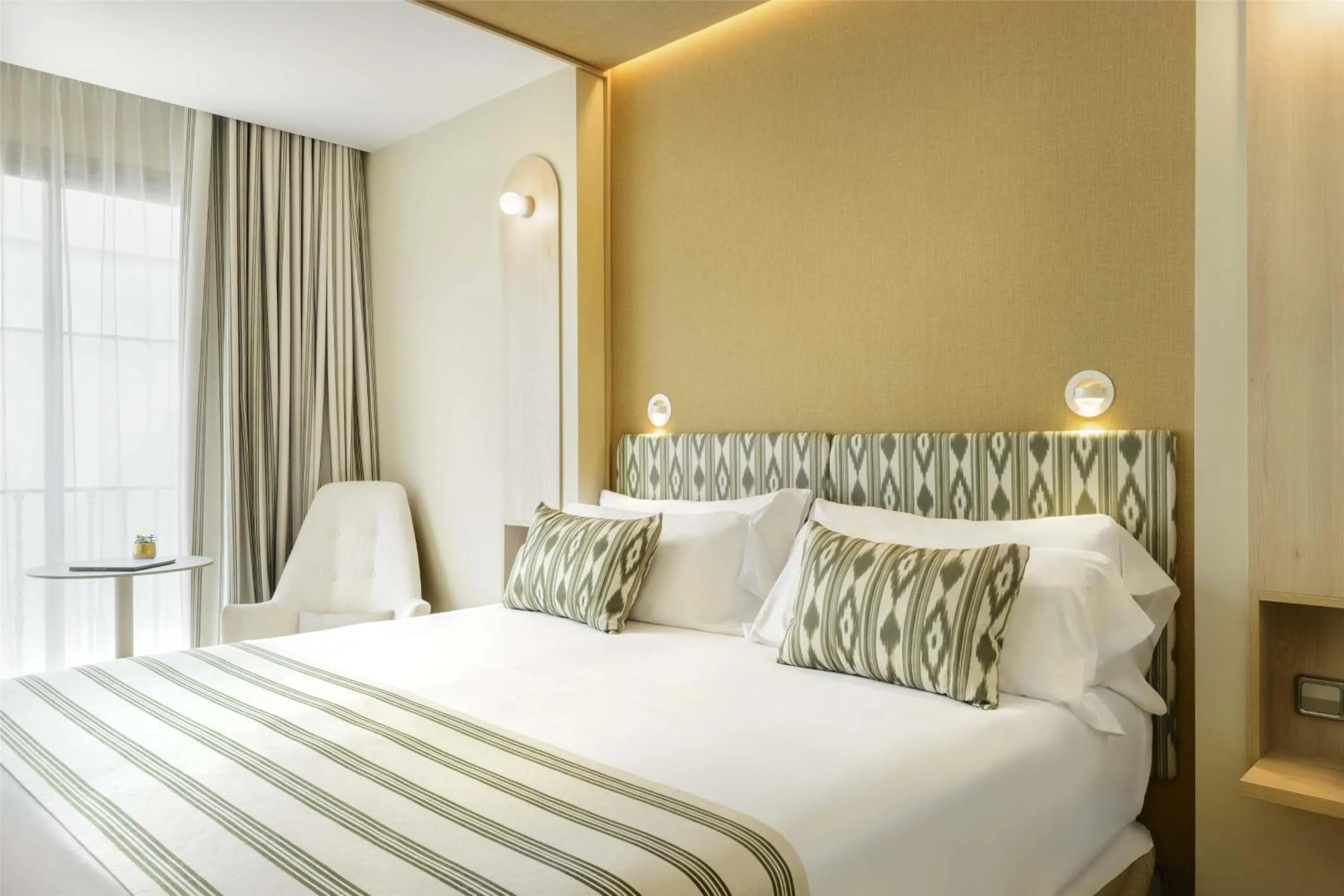 Bedroom, Bed in Barceló Illetas Albatros - Adults Only