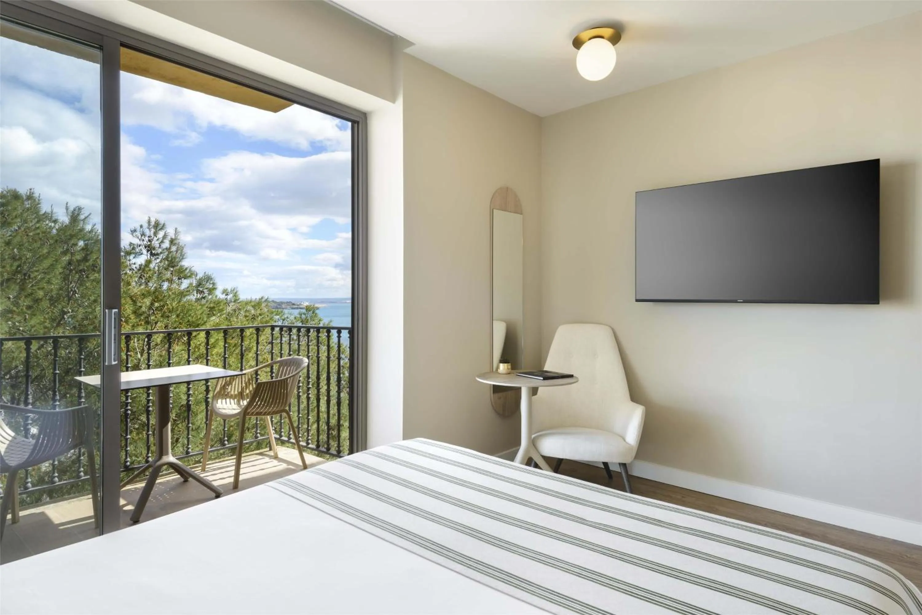 Bedroom, Bed in Barceló Illetas Albatros - Adults Only