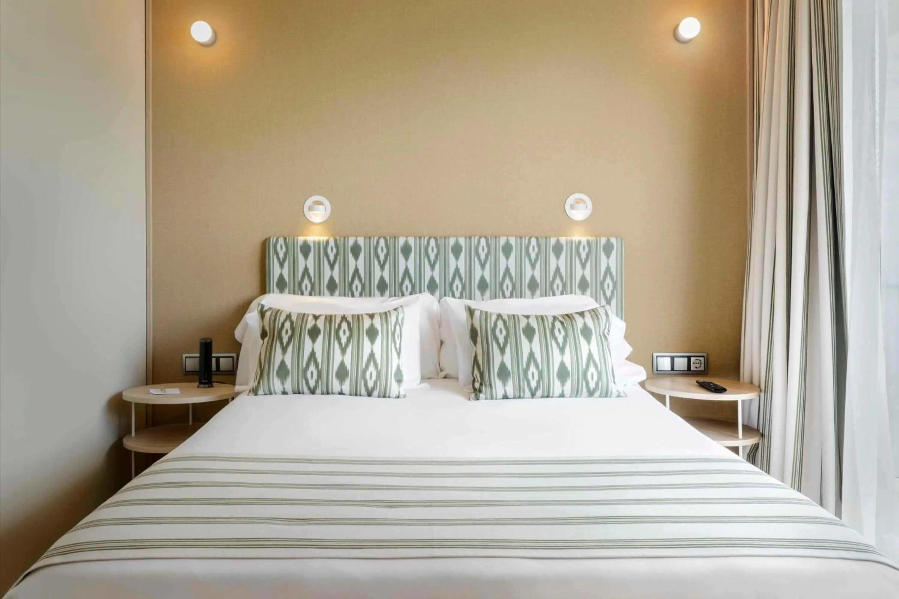 Bed in Barceló Illetas Albatros - Adults Only