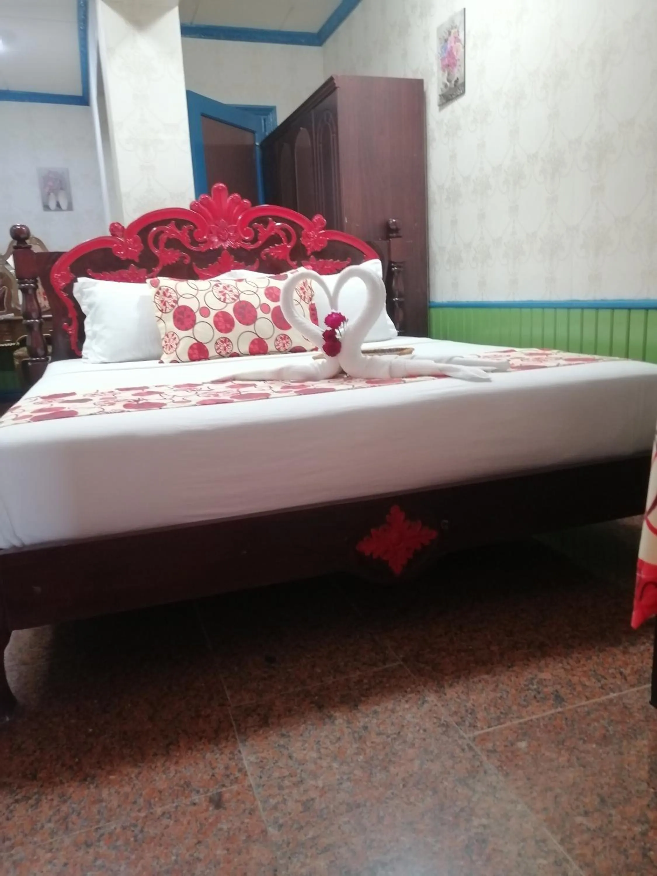 Bed in Sang Yoo Mountain View Tagaytay Staycation - Over Looking Of Taal Volcano