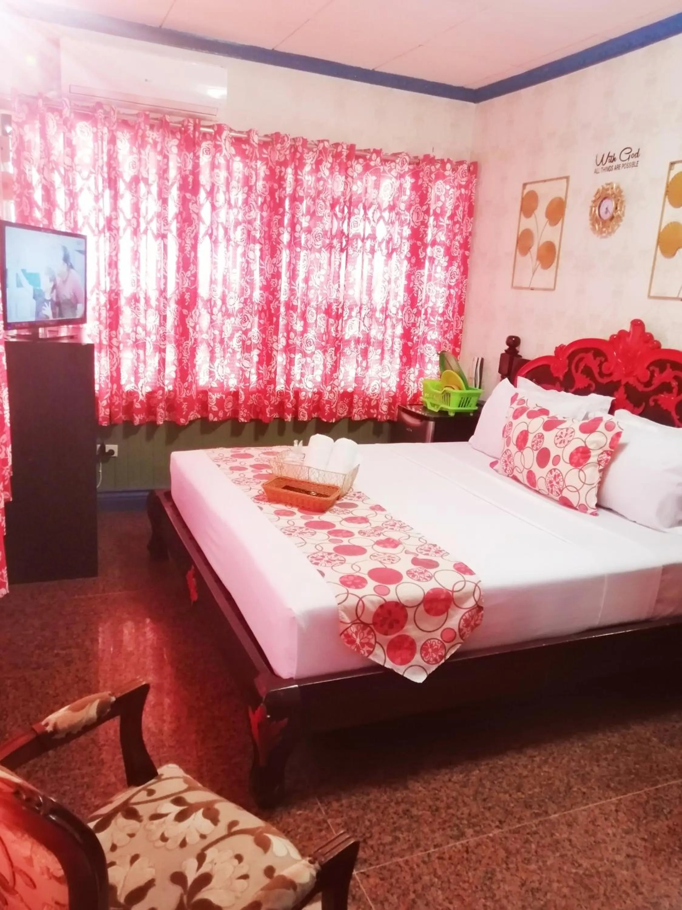 Bed in Sang Yoo Mountain View Tagaytay Staycation - Over Looking Of Taal Volcano