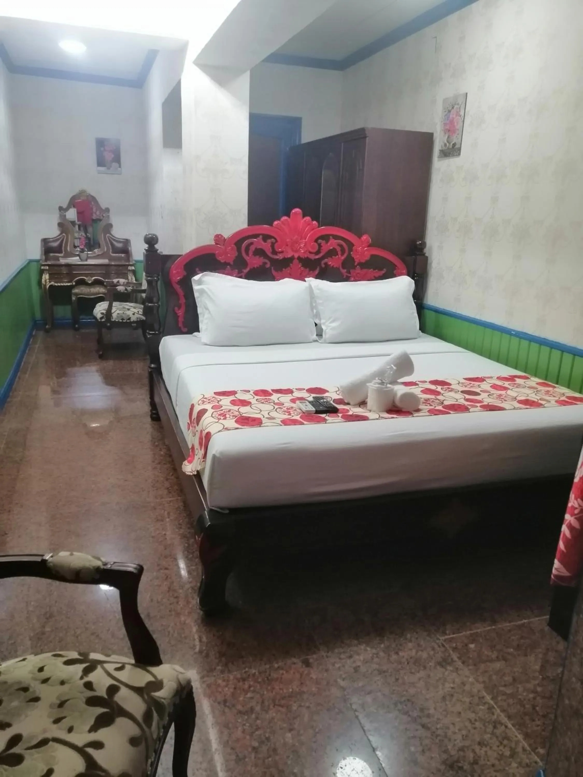 Bed in Sang Yoo Mountain View Tagaytay Staycation - Over Looking Of Taal Volcano