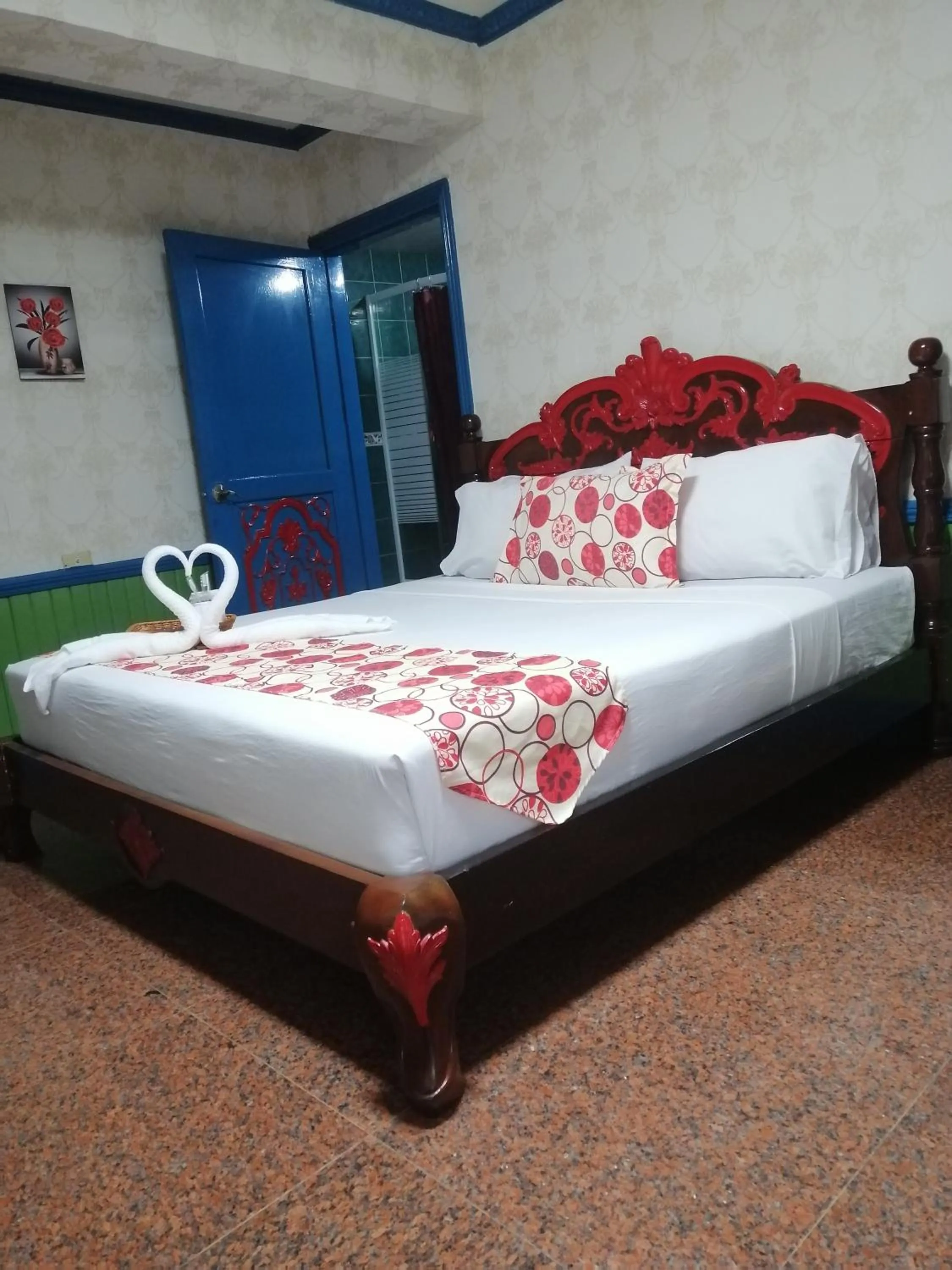 Bed in Sang Yoo Mountain View Tagaytay Staycation - Over Looking Of Taal Volcano