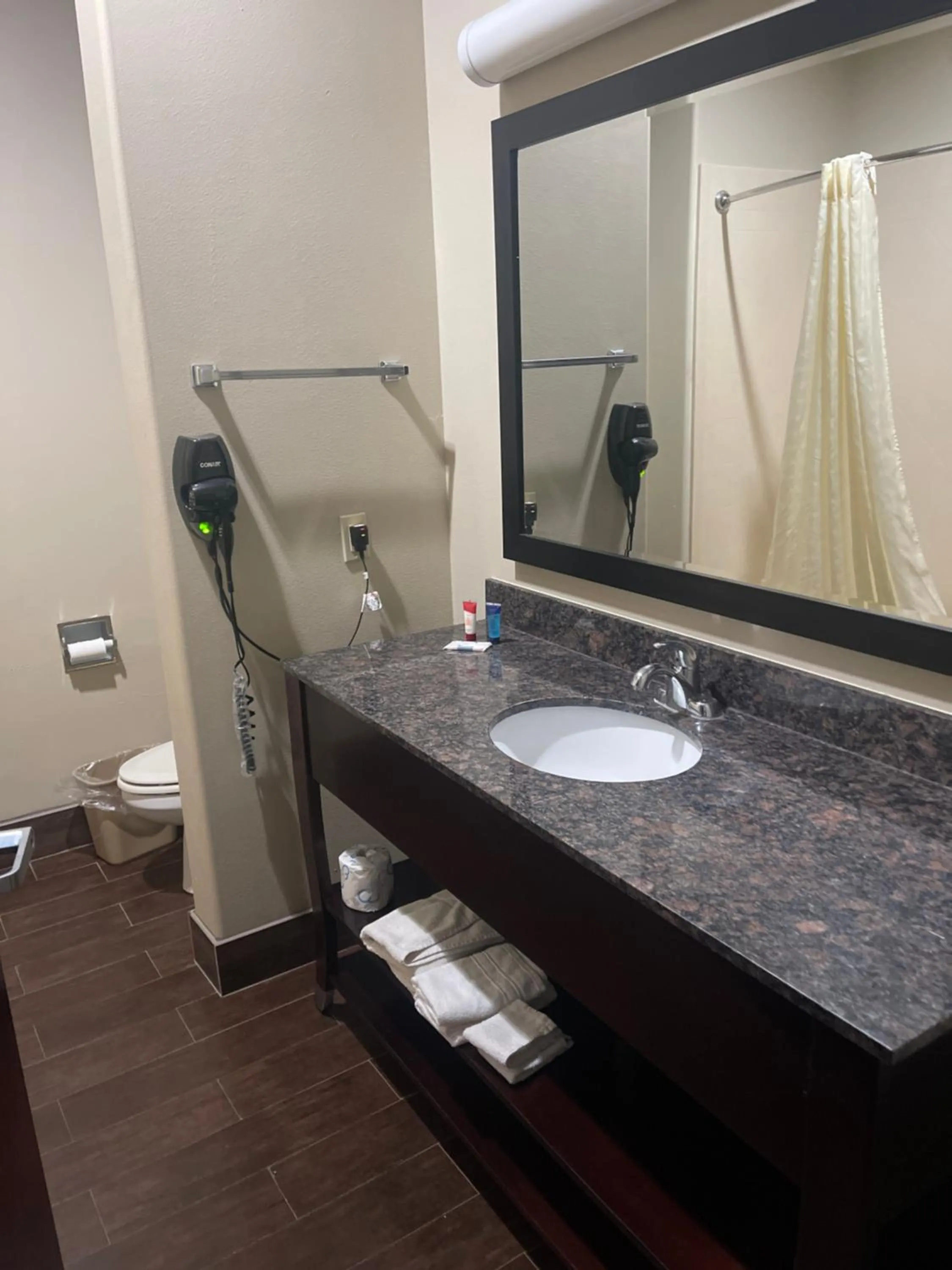 La Plaza Inn and Suites - Freer TX