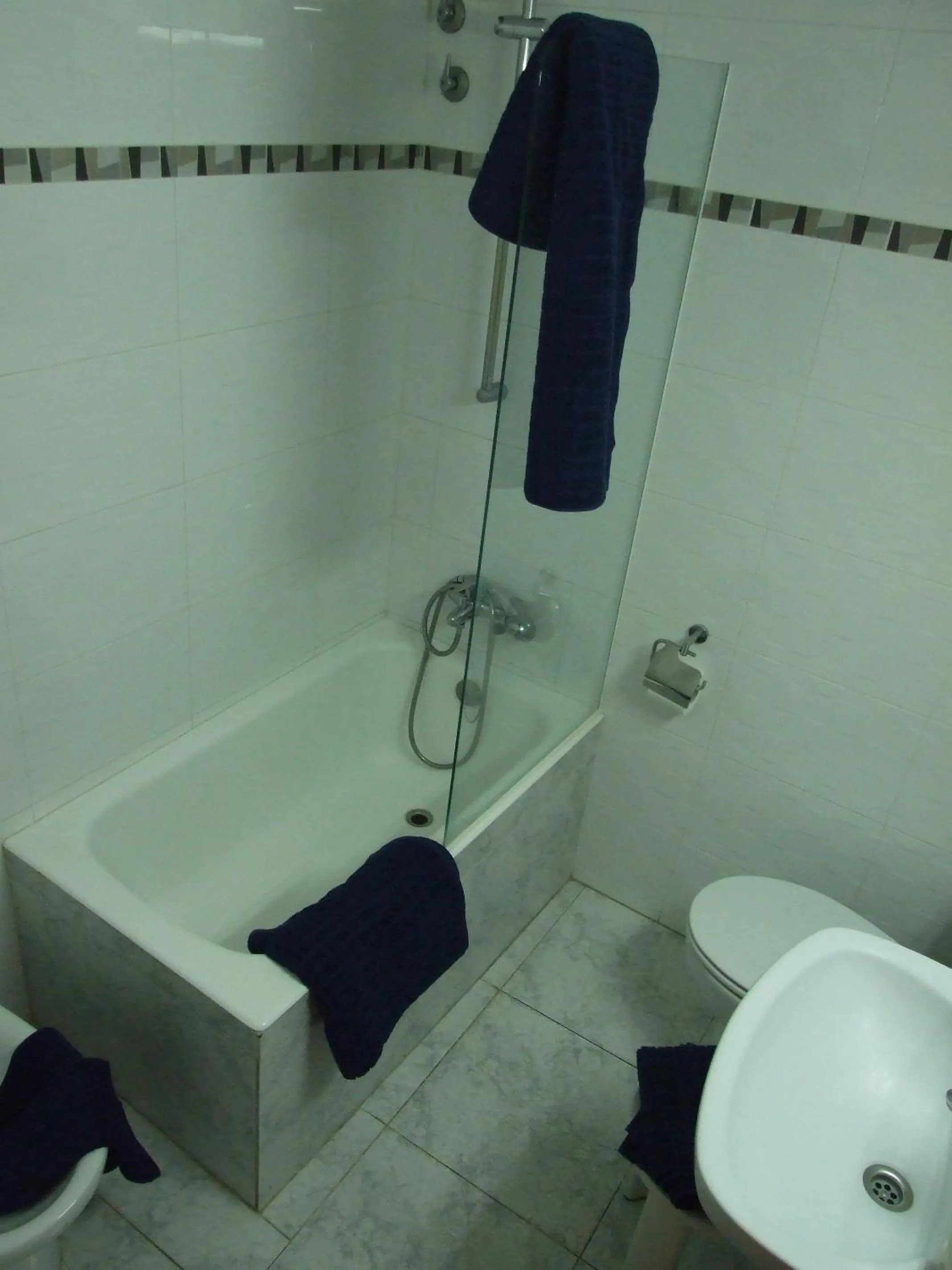 Bathroom in Hotel Montserrat