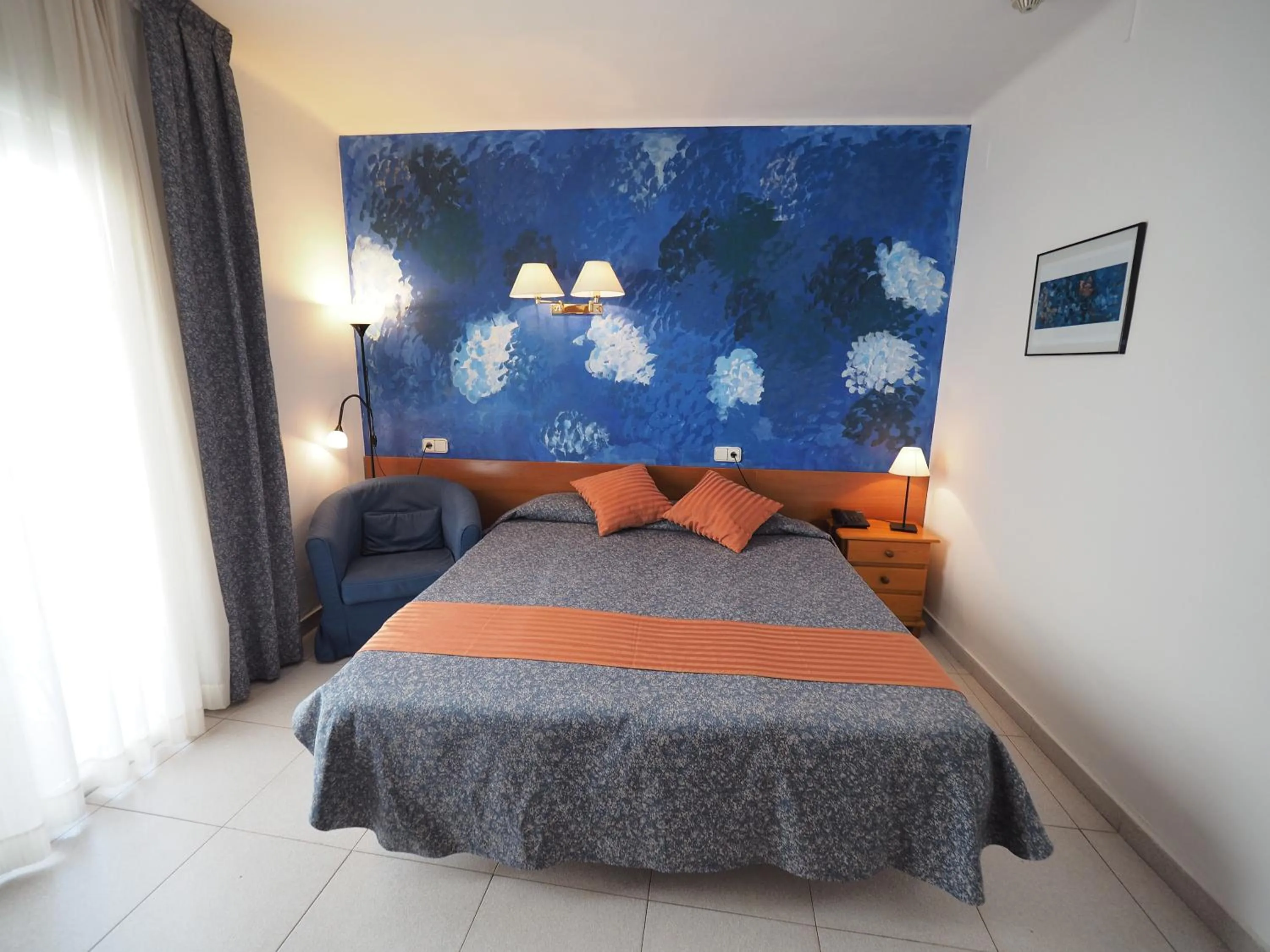 Photo of the whole room, Bed in Hotel Montserrat