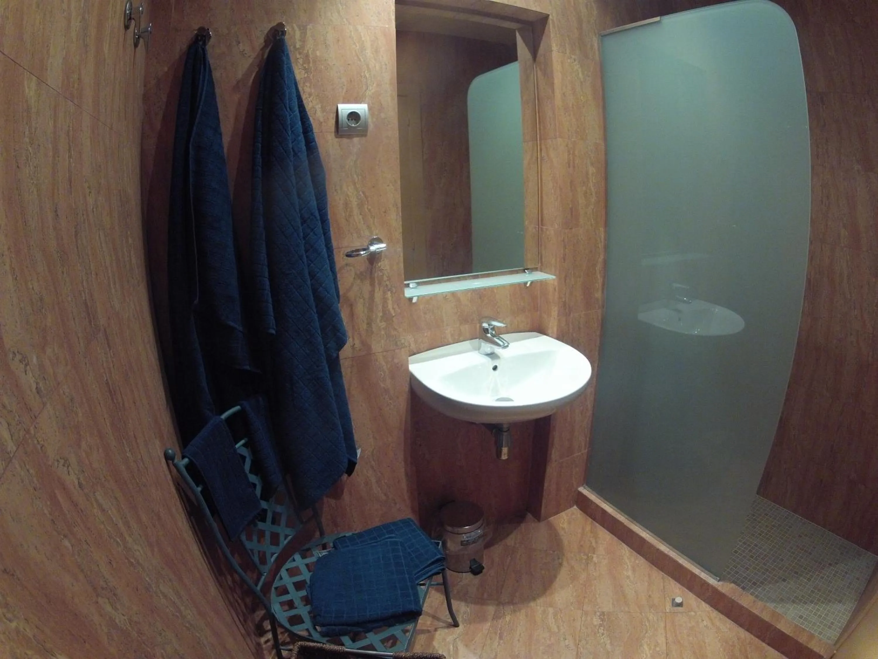 Toilet in Hotel Montserrat