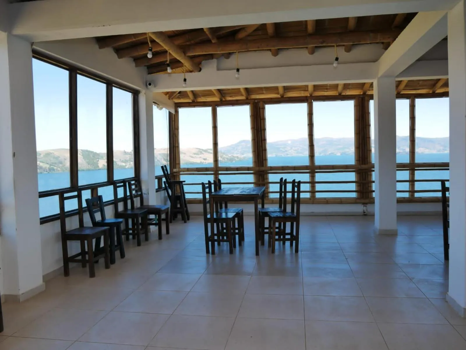 HOTEL TOTA ELISEO PLAYA BLANCA LAGO DE TOTA