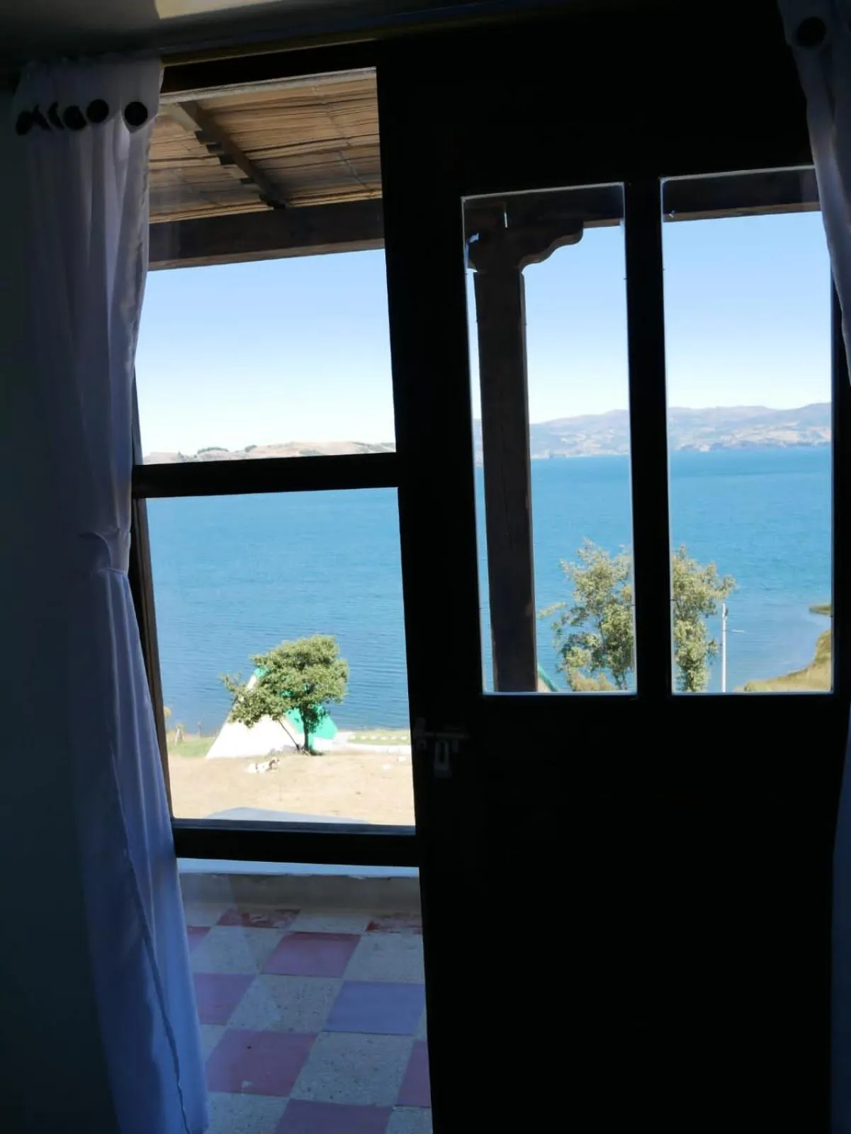 HOTEL TOTA ELISEO PLAYA BLANCA LAGO DE TOTA