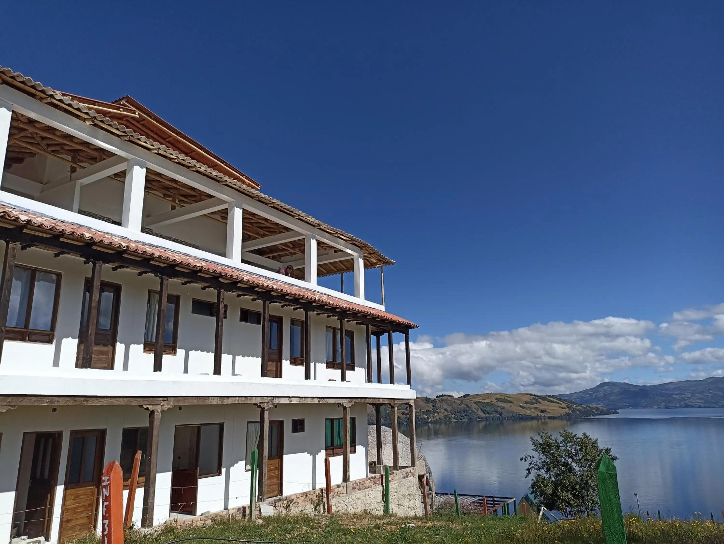 HOTEL TOTA ELISEO PLAYA BLANCA LAGO DE TOTA