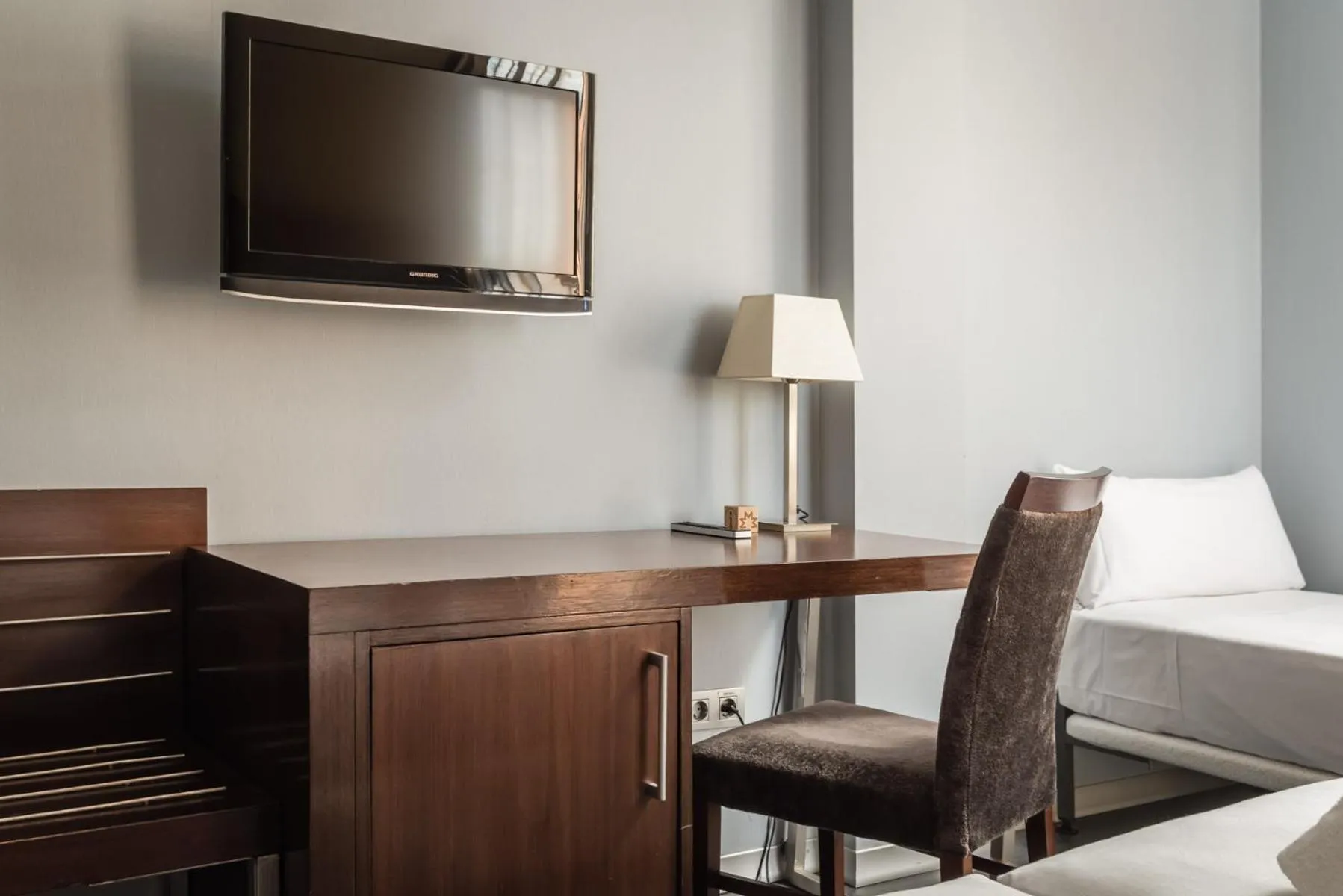 Seating area in Hotel Madanis