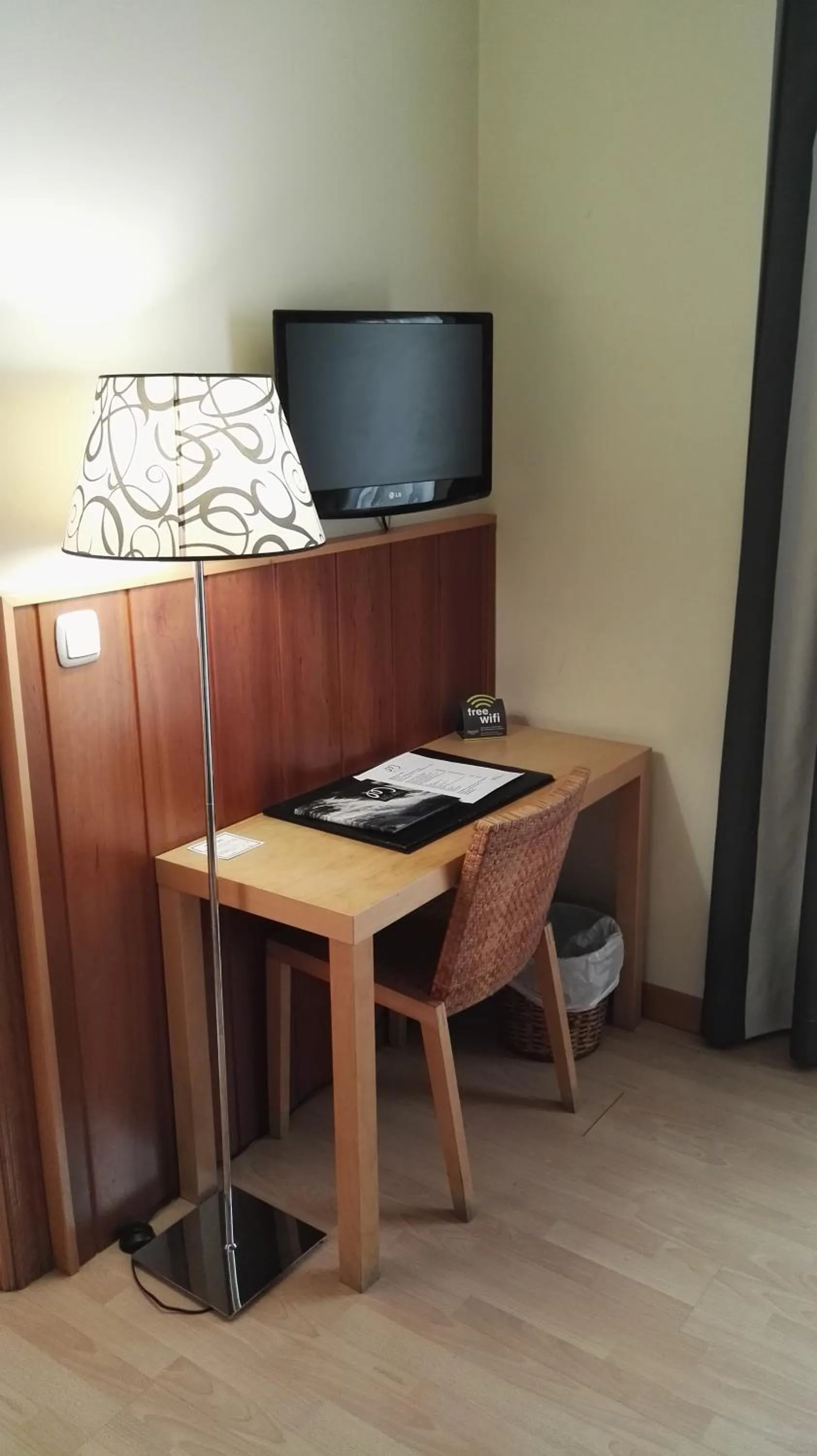 TV and multimedia in Hotel Iriguibel Huarte Pamplona