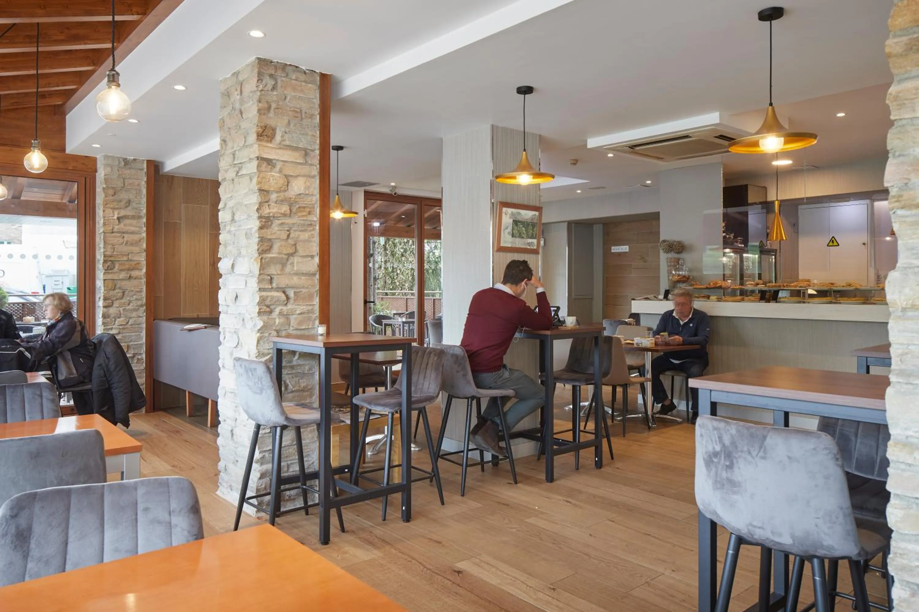 Restaurant/places to eat in Hotel Iriguibel Huarte Pamplona