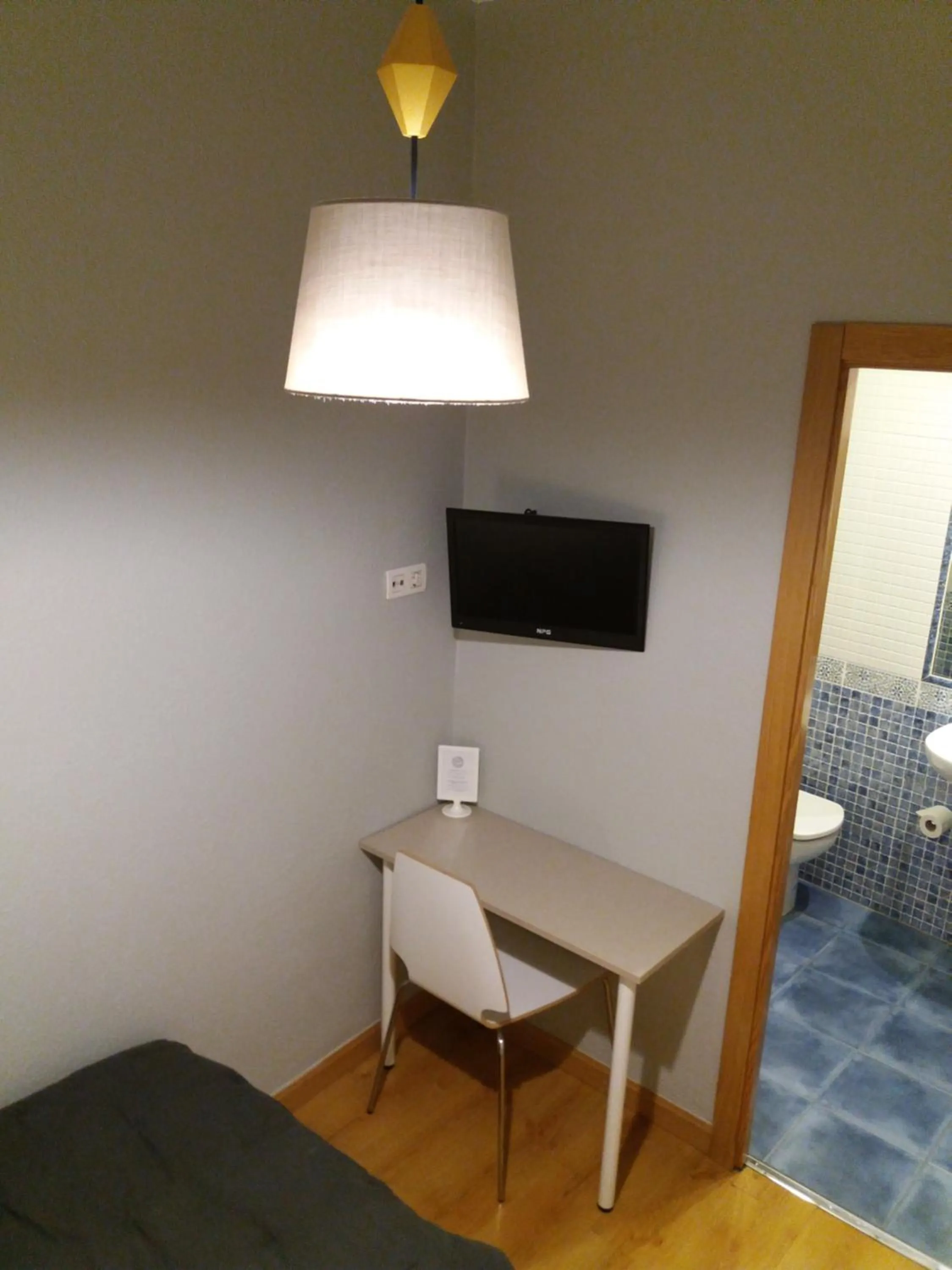 Photo of the whole room in Pensión Don Claudio