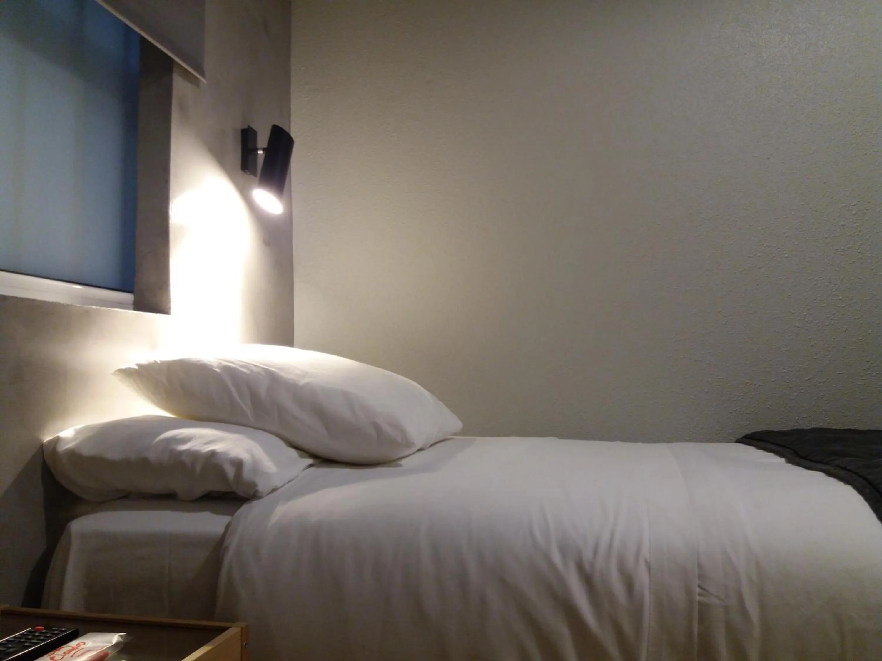 Decorative detail, Bed in Pensión Don Claudio