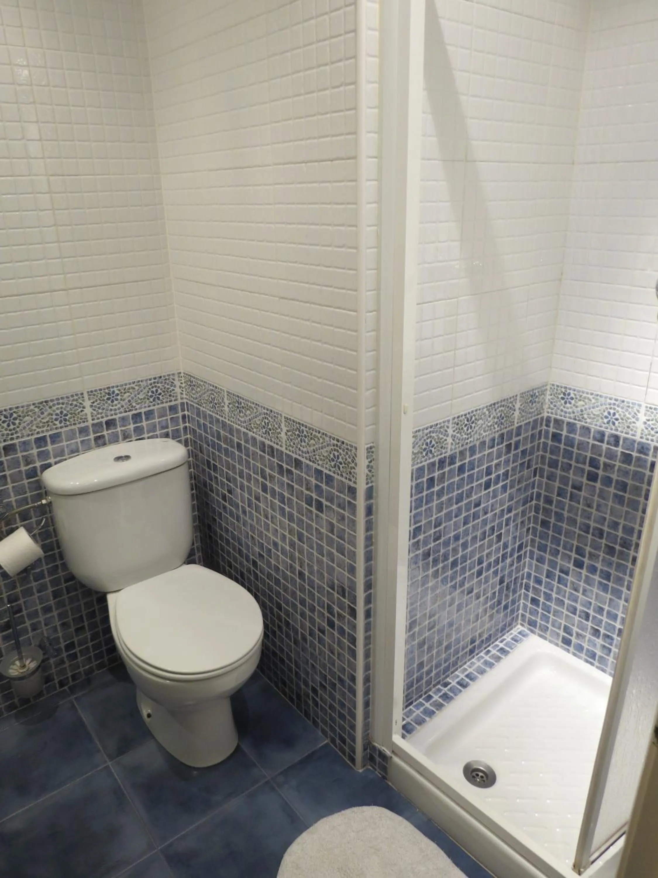 Bathroom in Pensión Don Claudio