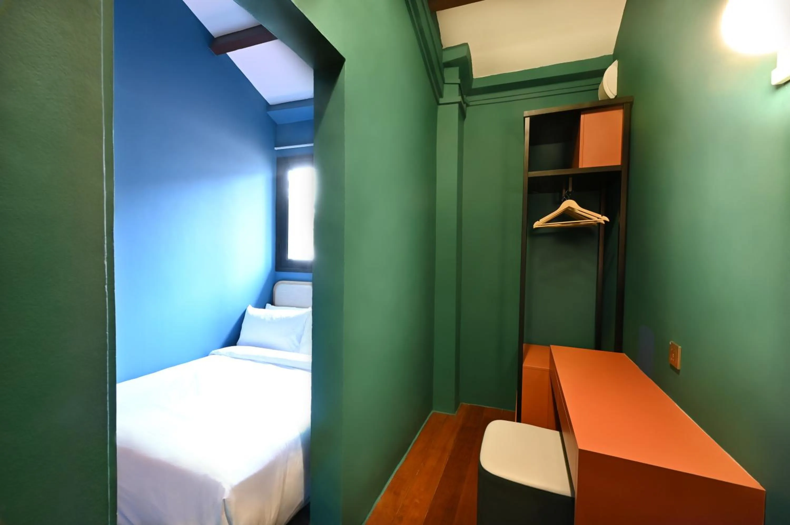 Bed in Dream Chaser Boutique Capsule Hotel