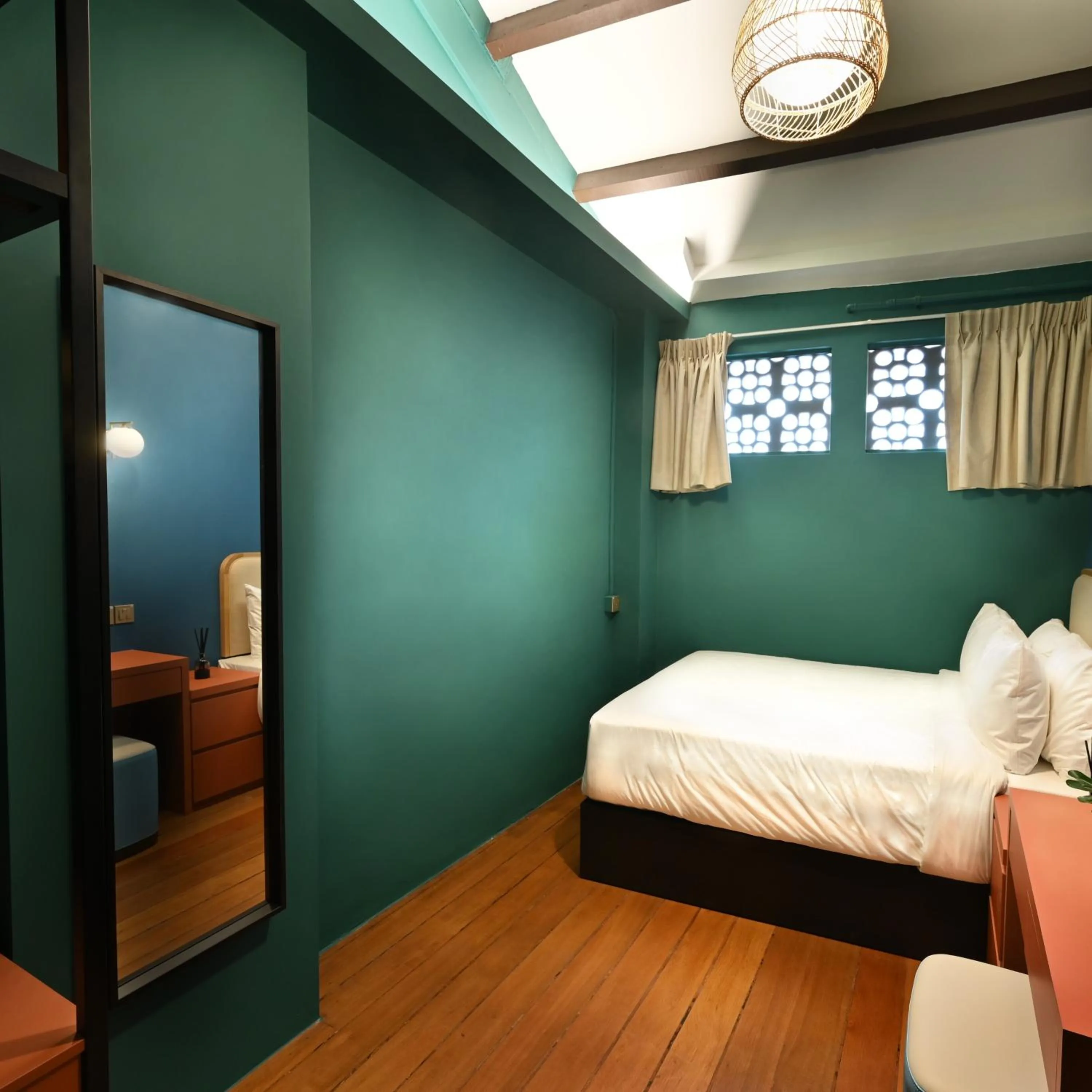 Bed in Dream Chaser Boutique Capsule Hotel