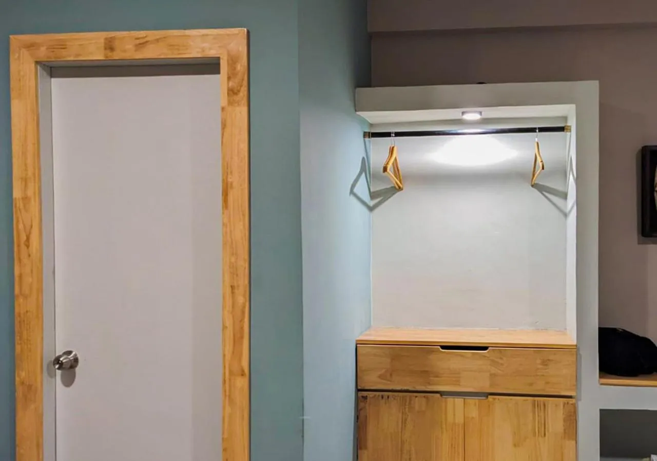 wardrobe in The Oak Retreat Lamahatta