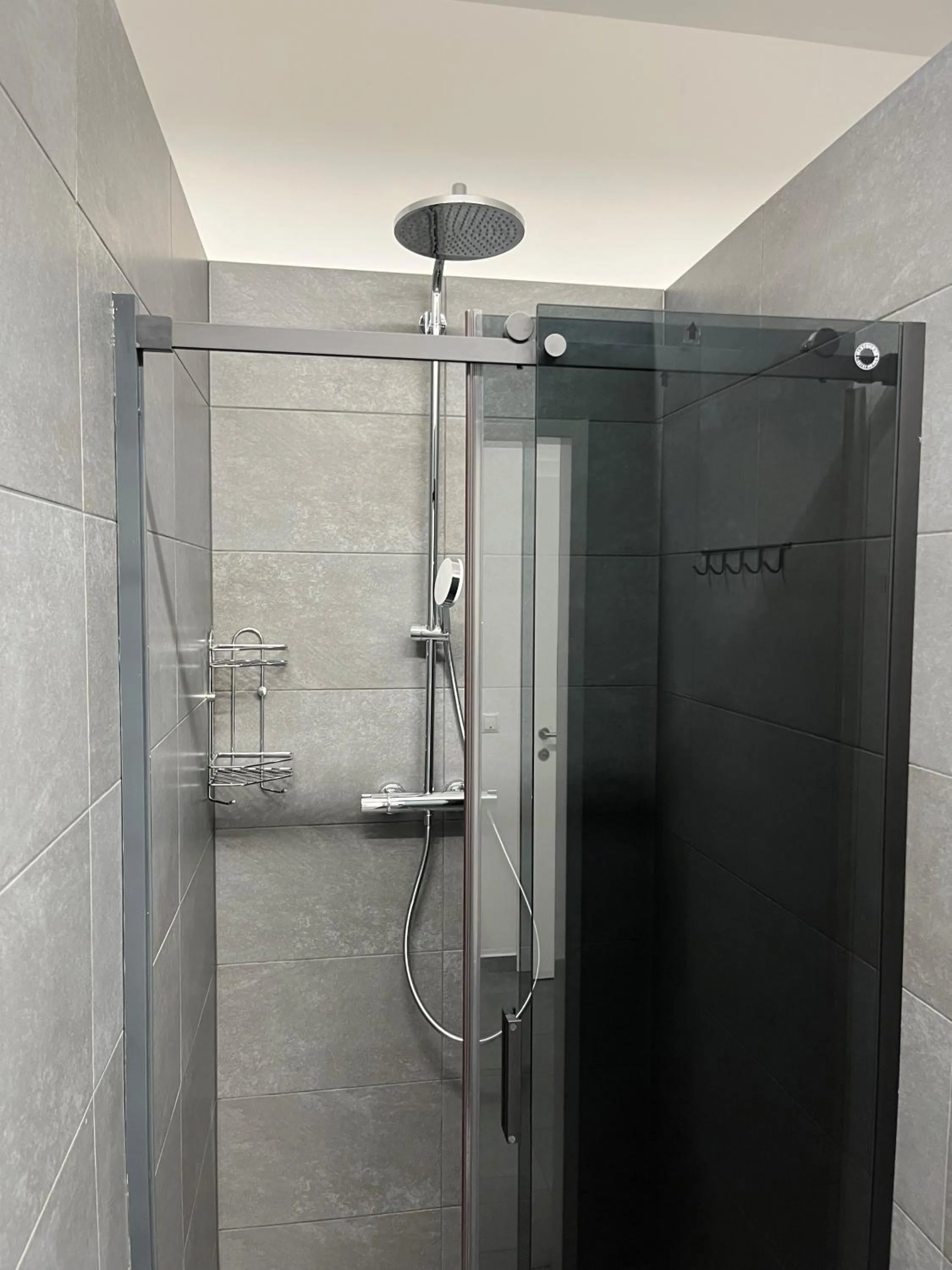 Shower in Space Home Apartment - Prater