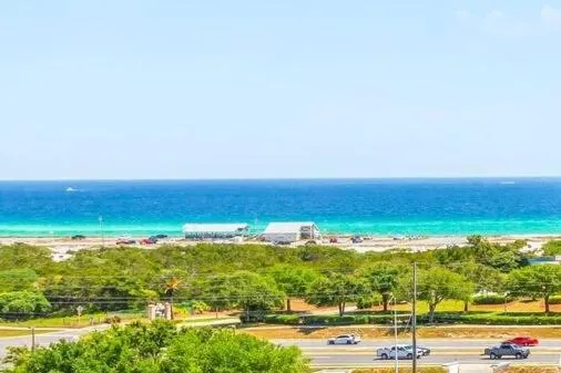 Sunrise Surprise 9th floor 2BR 2 BA King Suite Beach shuttle, heated pool!