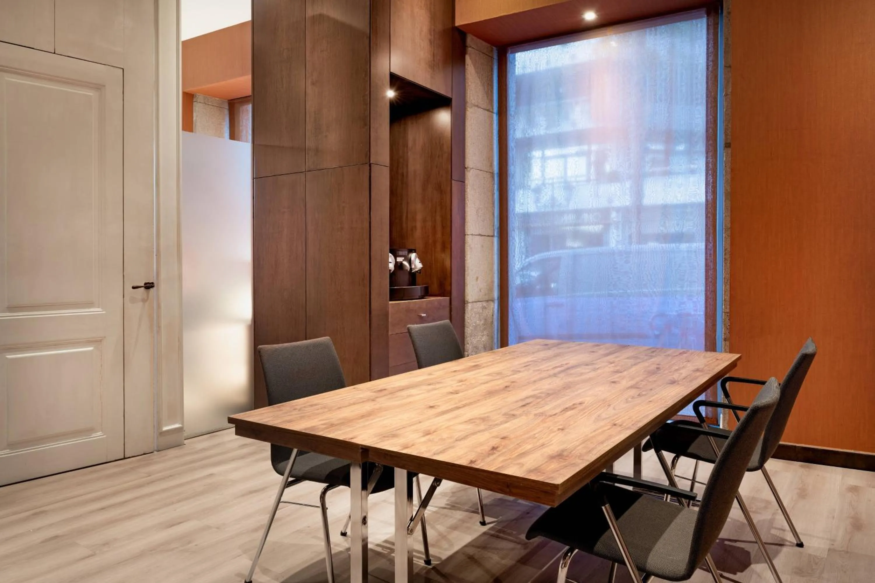 Meeting/conference room in AC Hotel Palacio Universal by Marriott