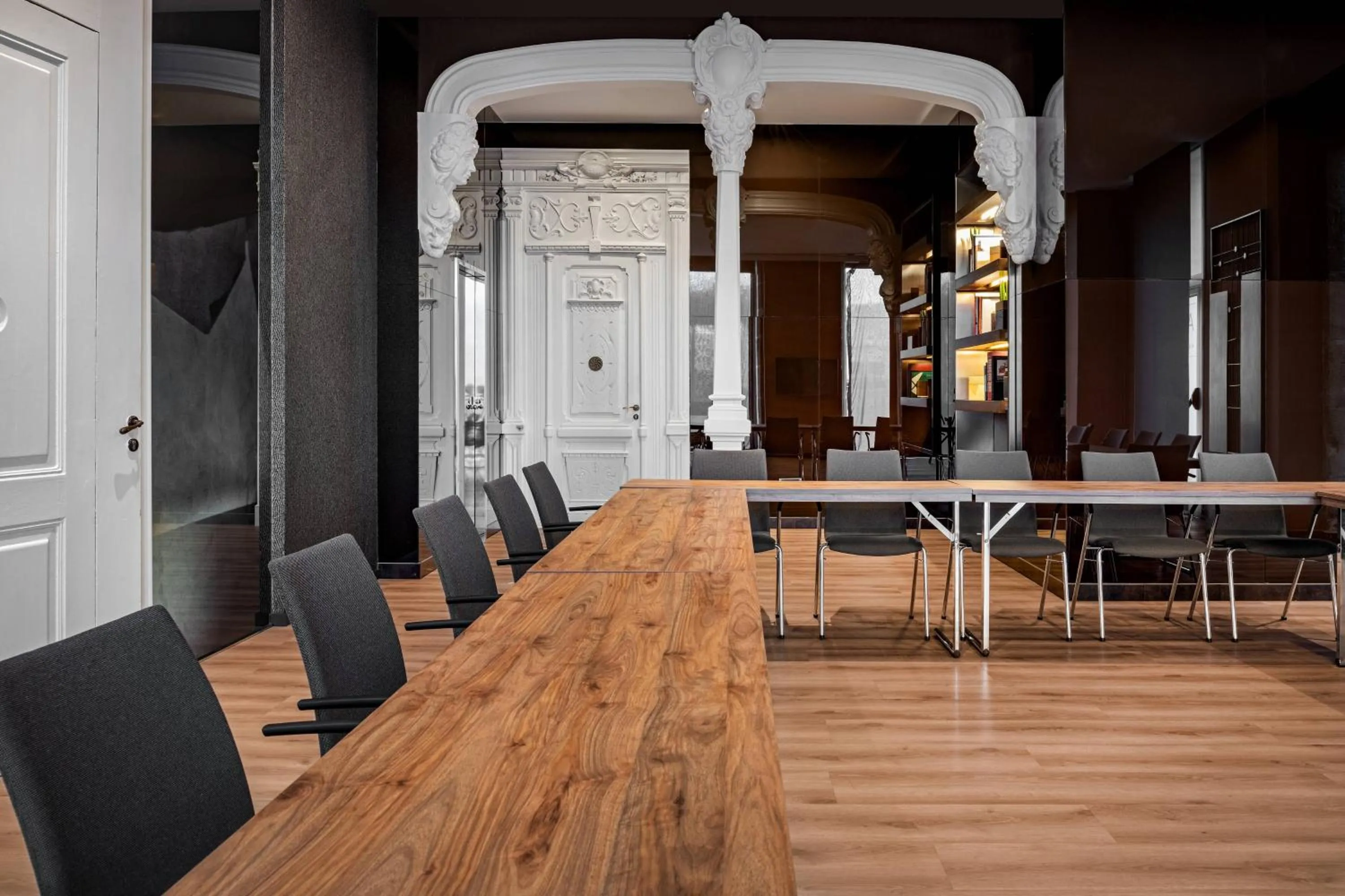 Meeting/conference room in AC Hotel Palacio Universal by Marriott