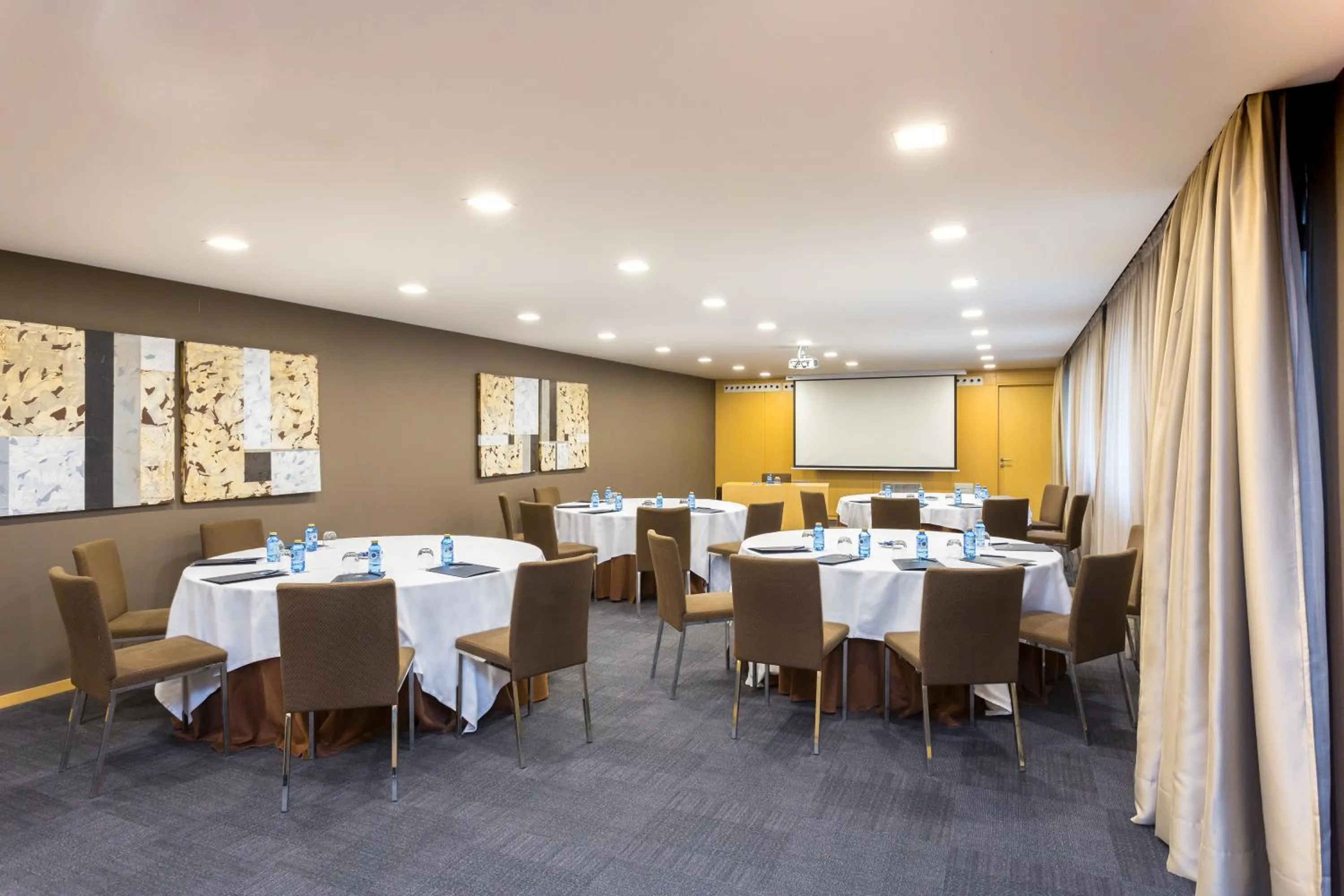 Meeting/conference room in Eurostars Monte Real