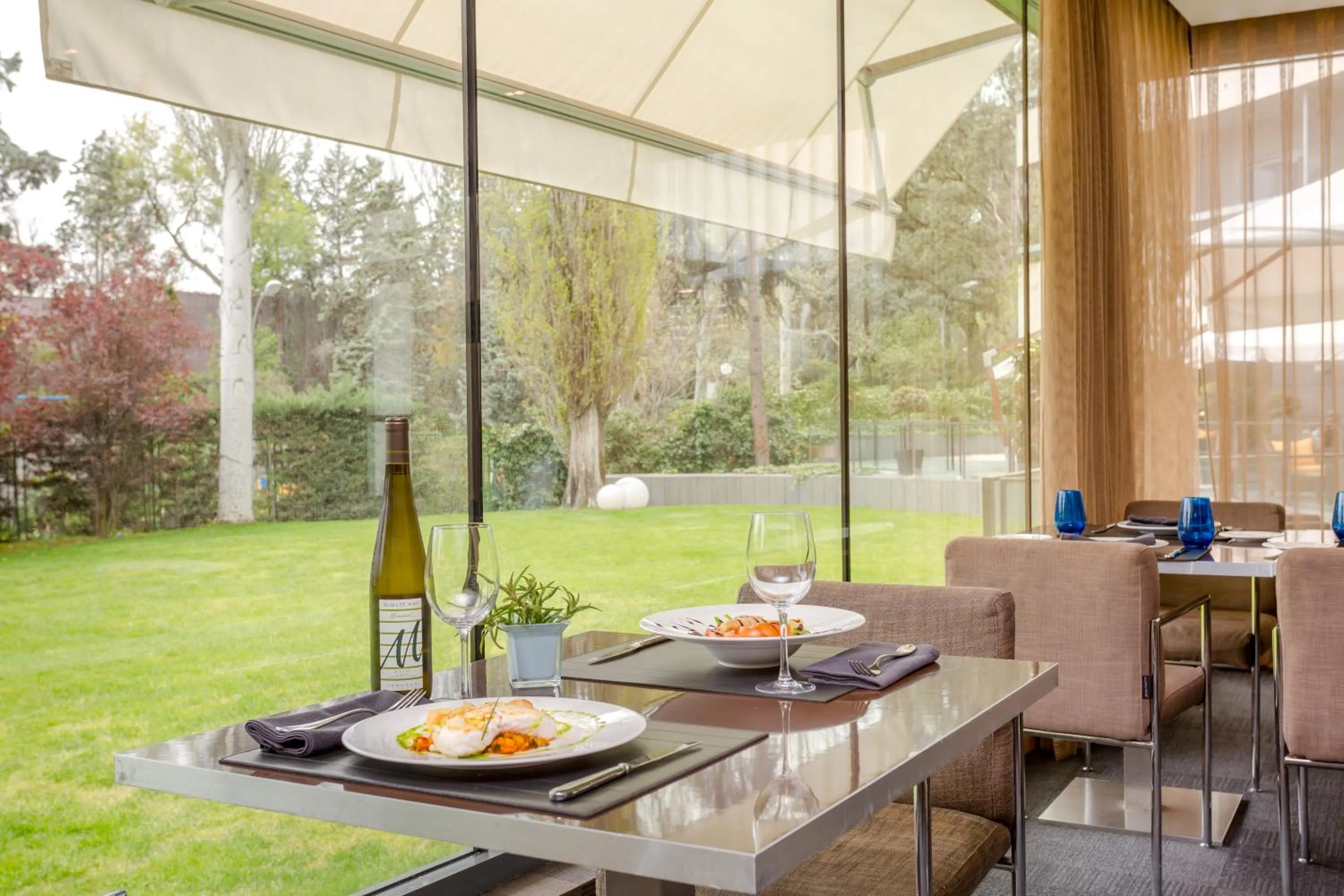 Restaurant/places to eat in Eurostars Monte Real