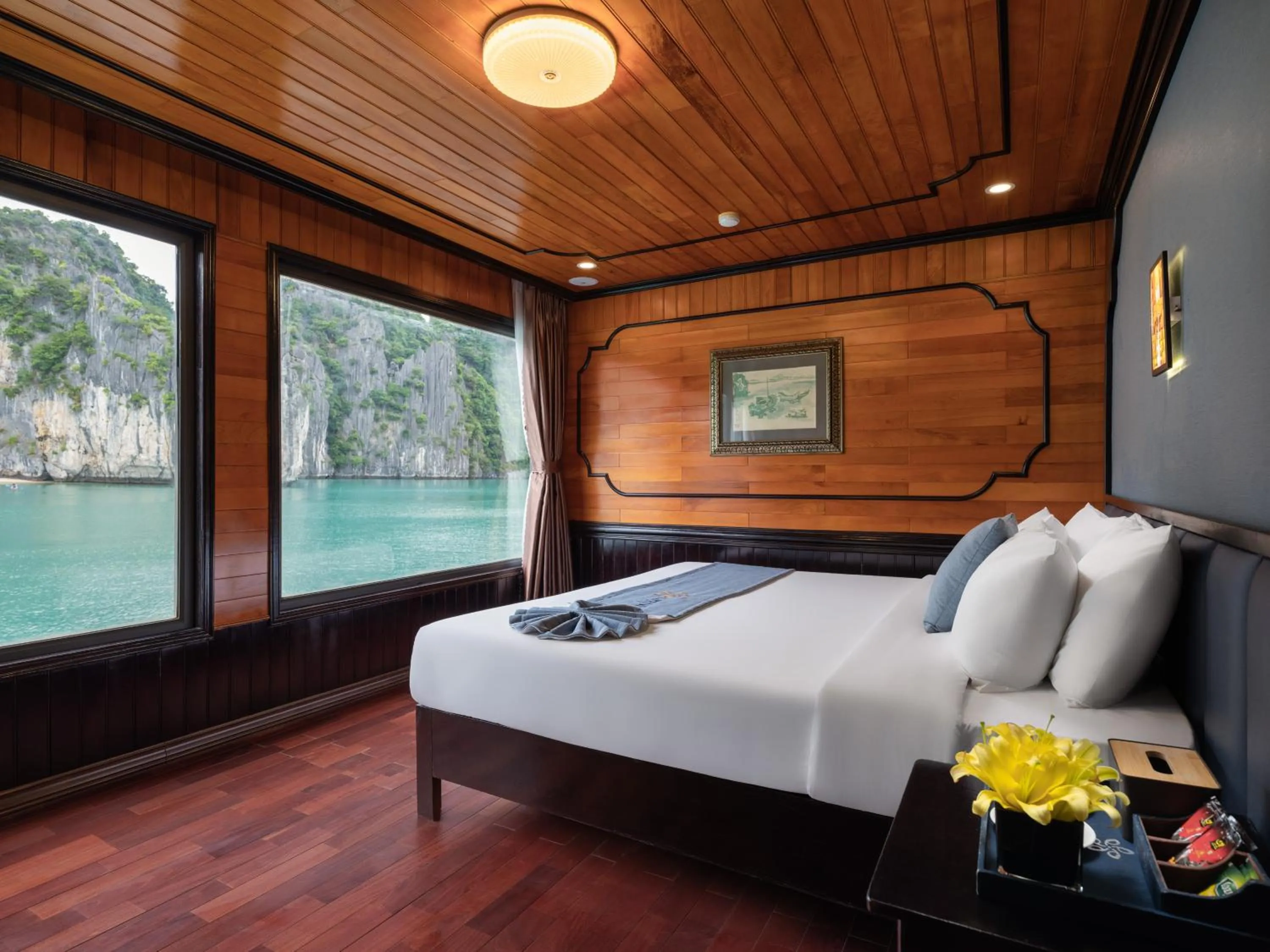 Bed in La Pandora Boutique Cruises