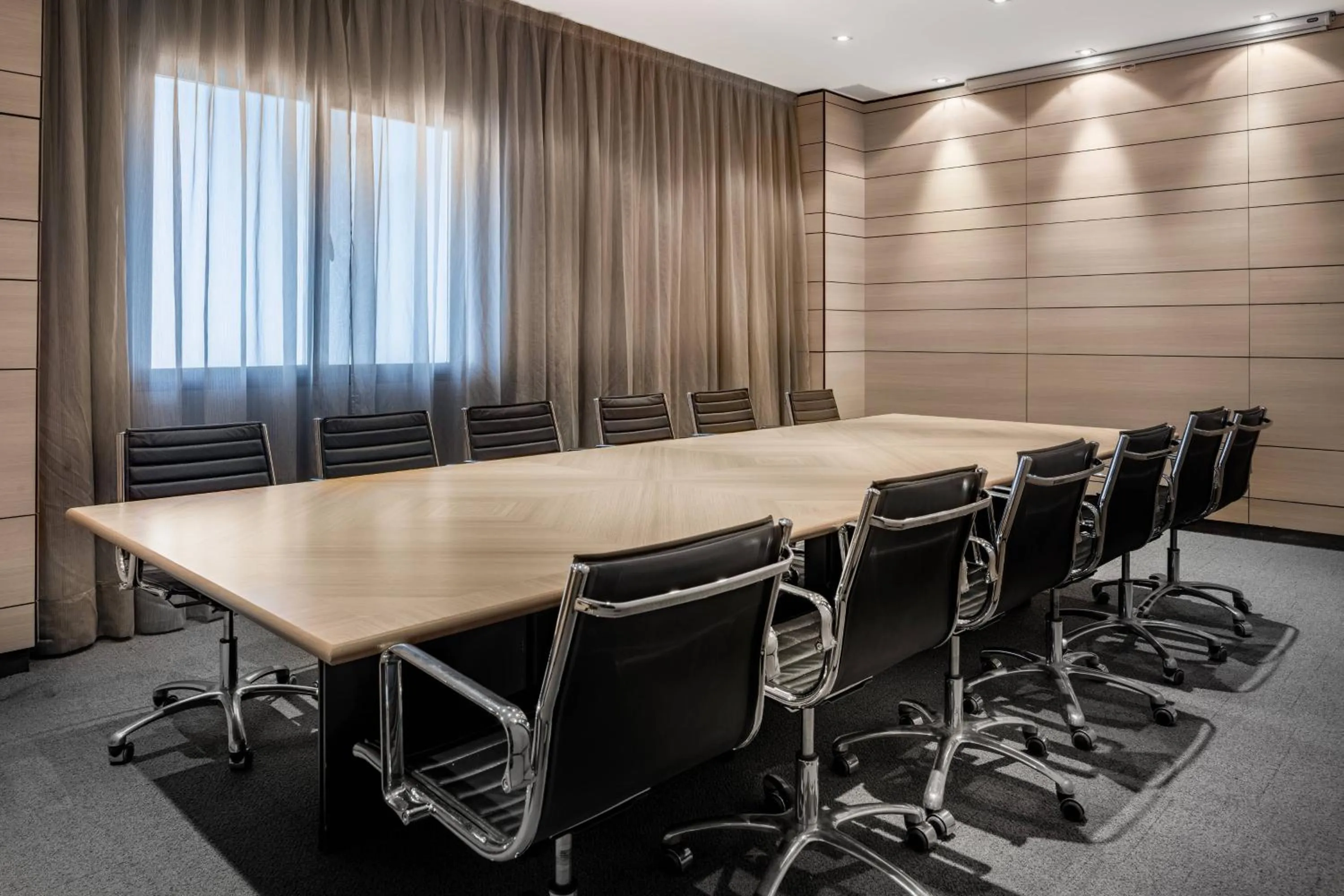Meeting/conference room in AC Hotel Madrid Feria by Marriott