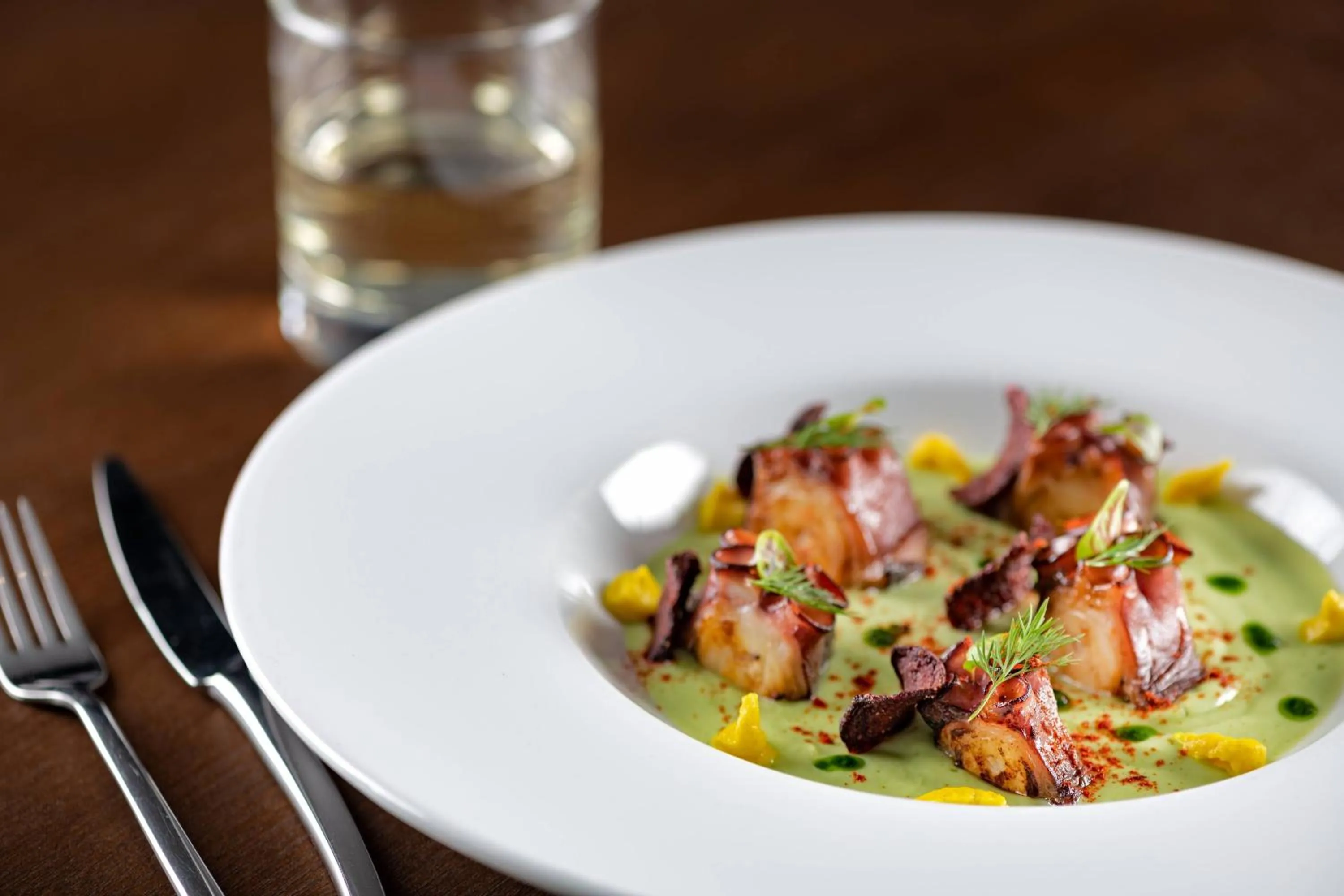 Lounge or bar in AC Hotel Madrid Feria by Marriott