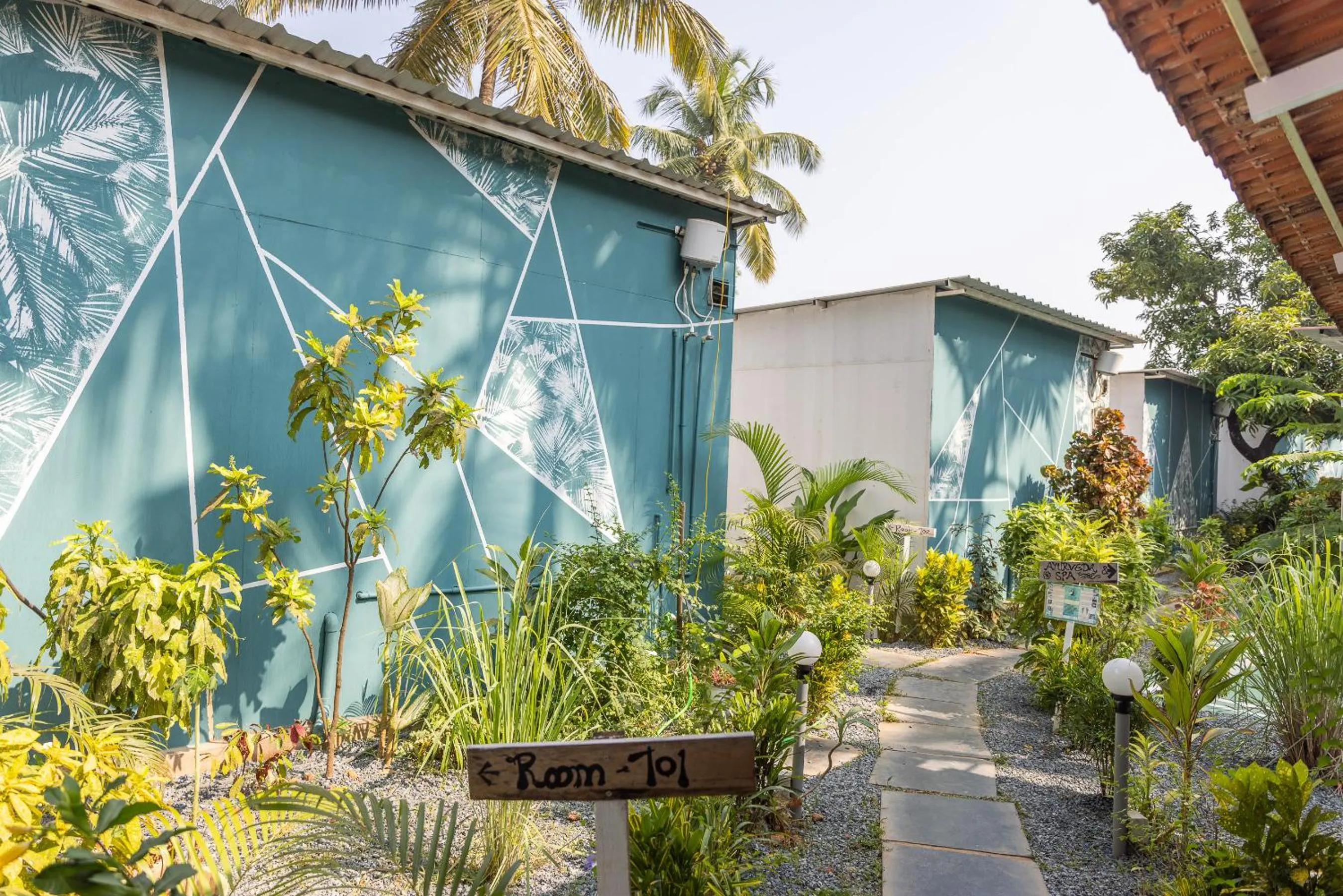 Garden in Crystall Goa Turquoise Edition