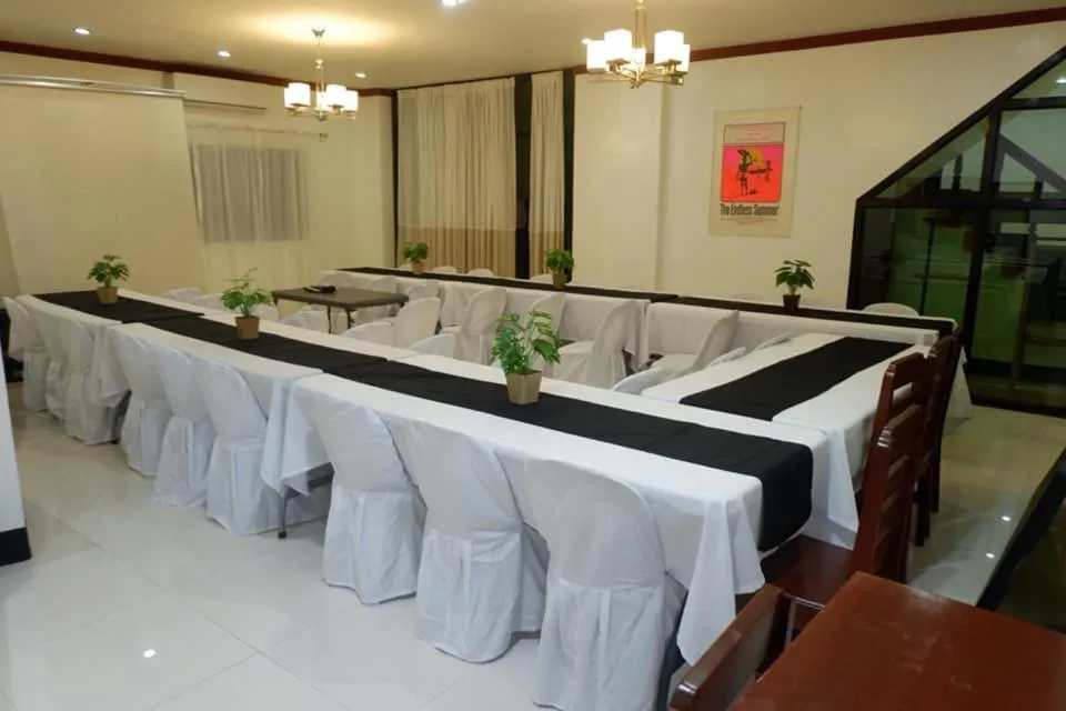 Endless Summer Hotel Baler